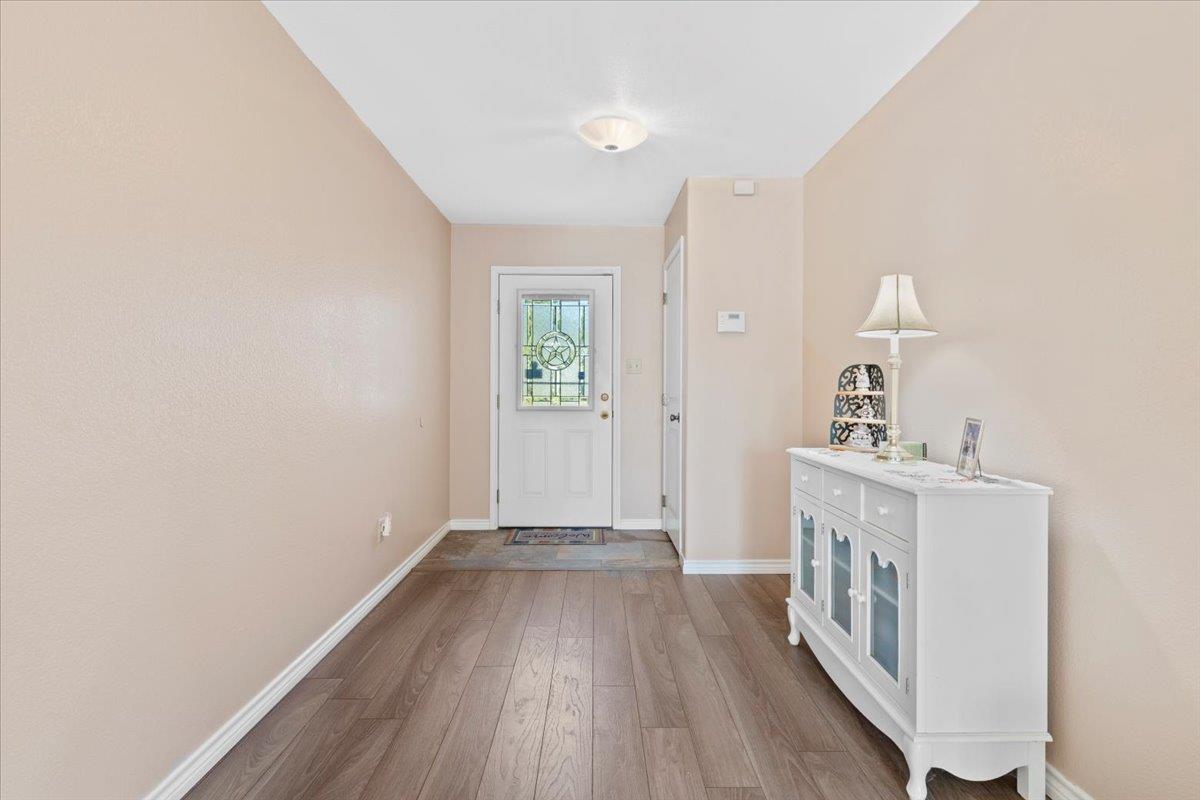 351 Cardinal Dr Property Photo 6