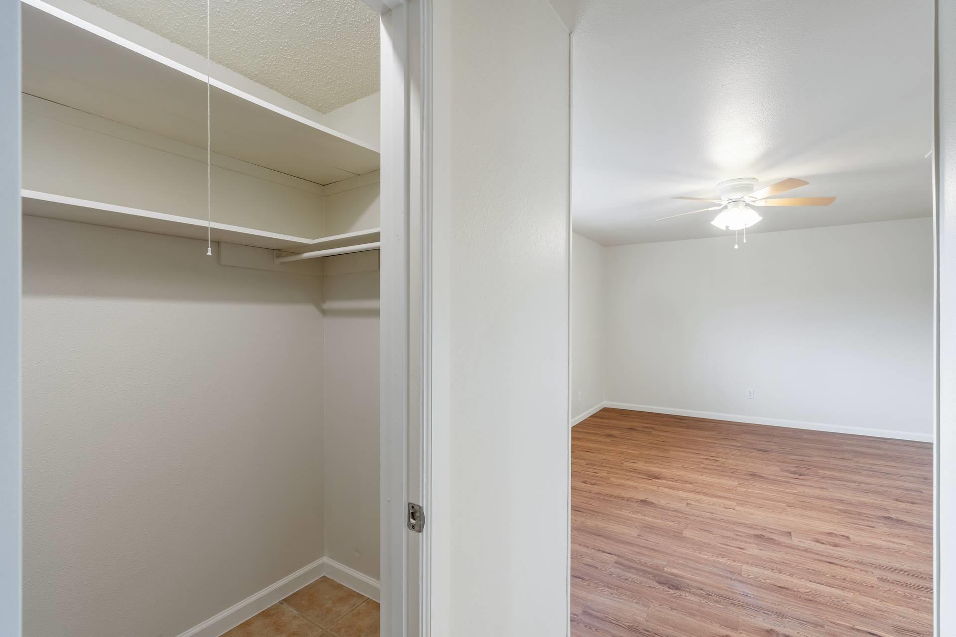 5802 Belmoor Dr #b Property Photo 27