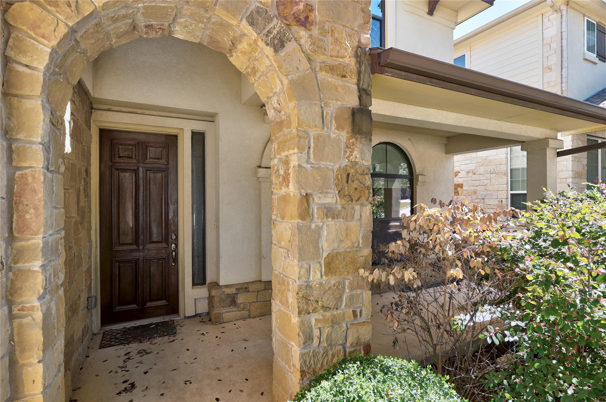 9808 Ivalenes Hope Dr Property Photo 4
