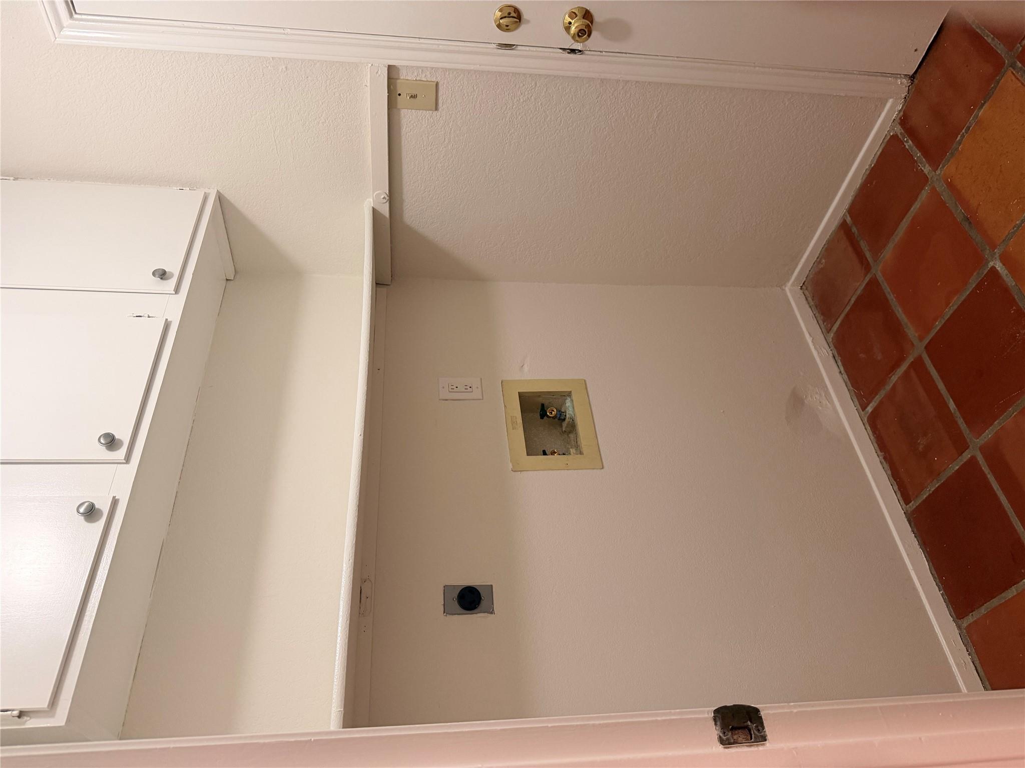 305 Cluck Creek Trl Property Photo 5