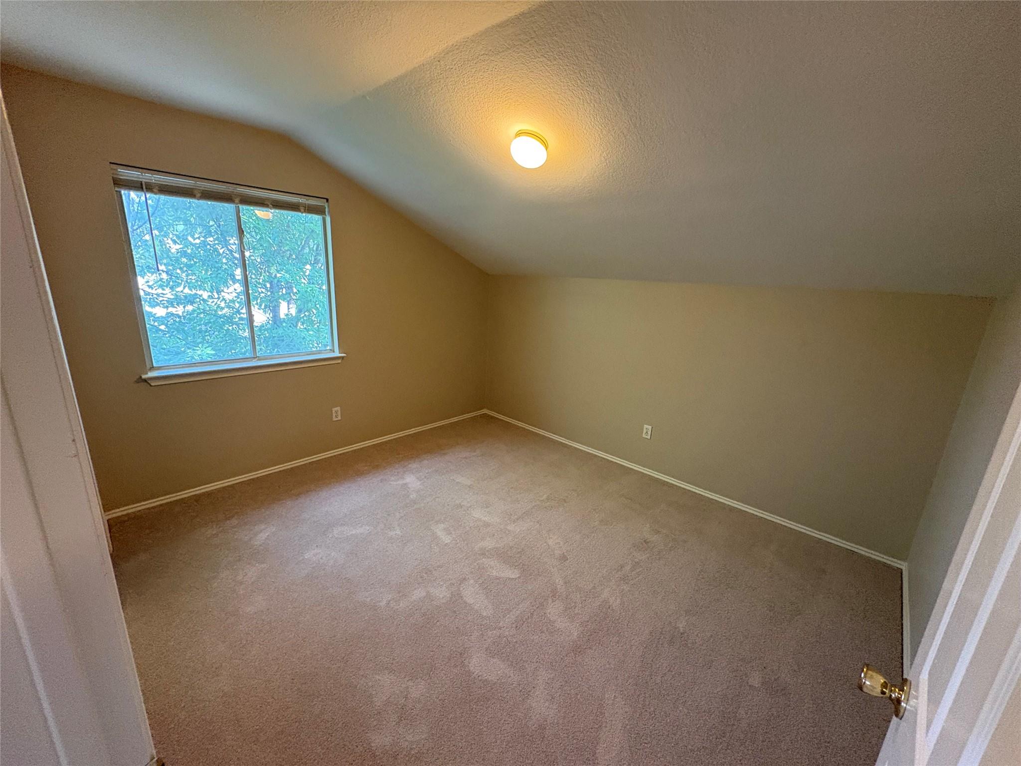 1008 Stacias Way Property Photo 10
