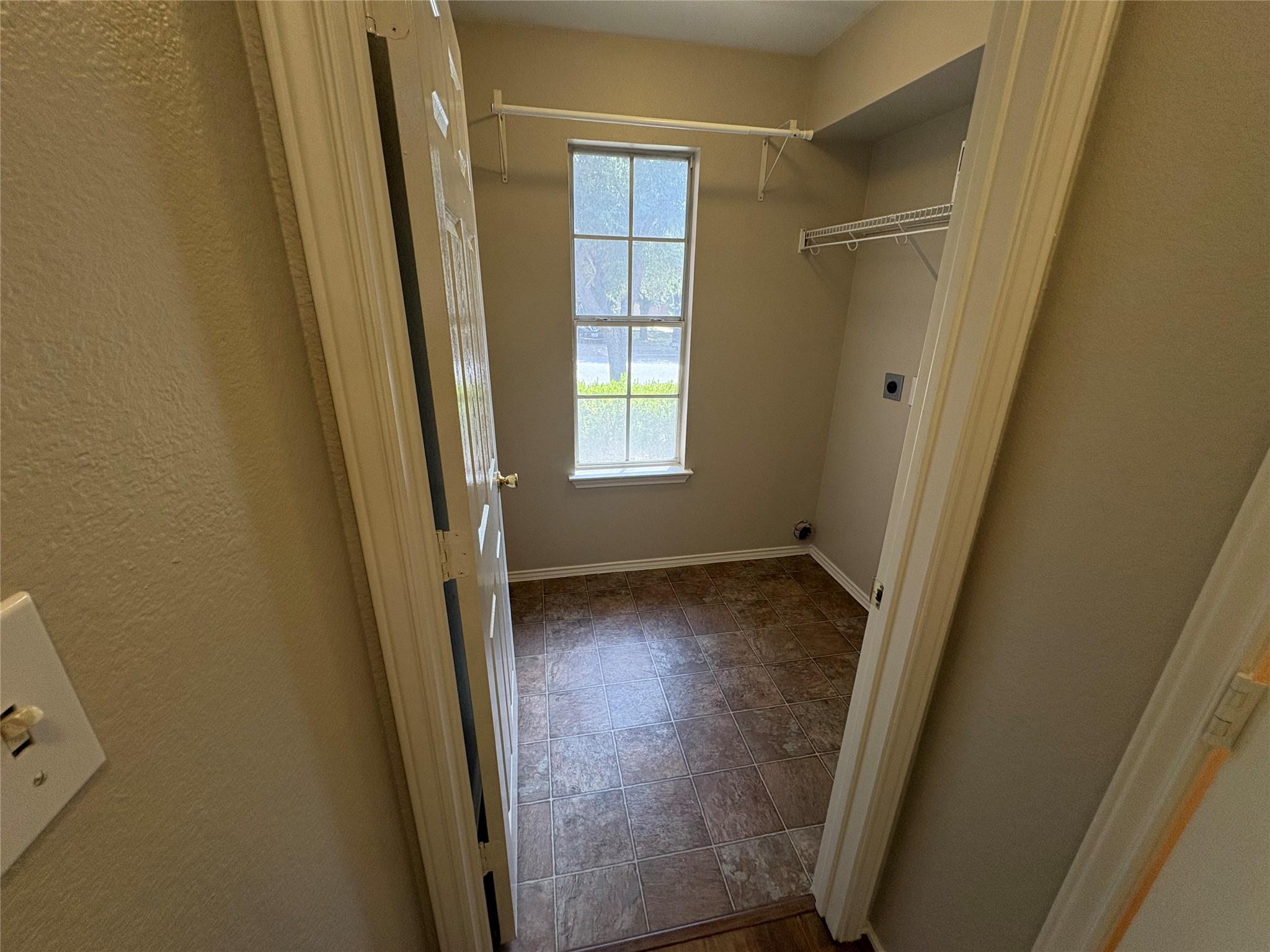 1008 Stacias Way Property Photo 14
