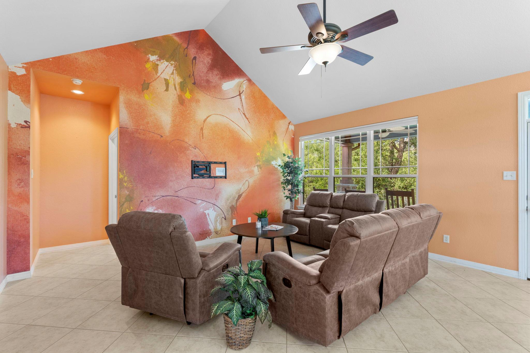 107 Kandi Ln Property Photo 5
