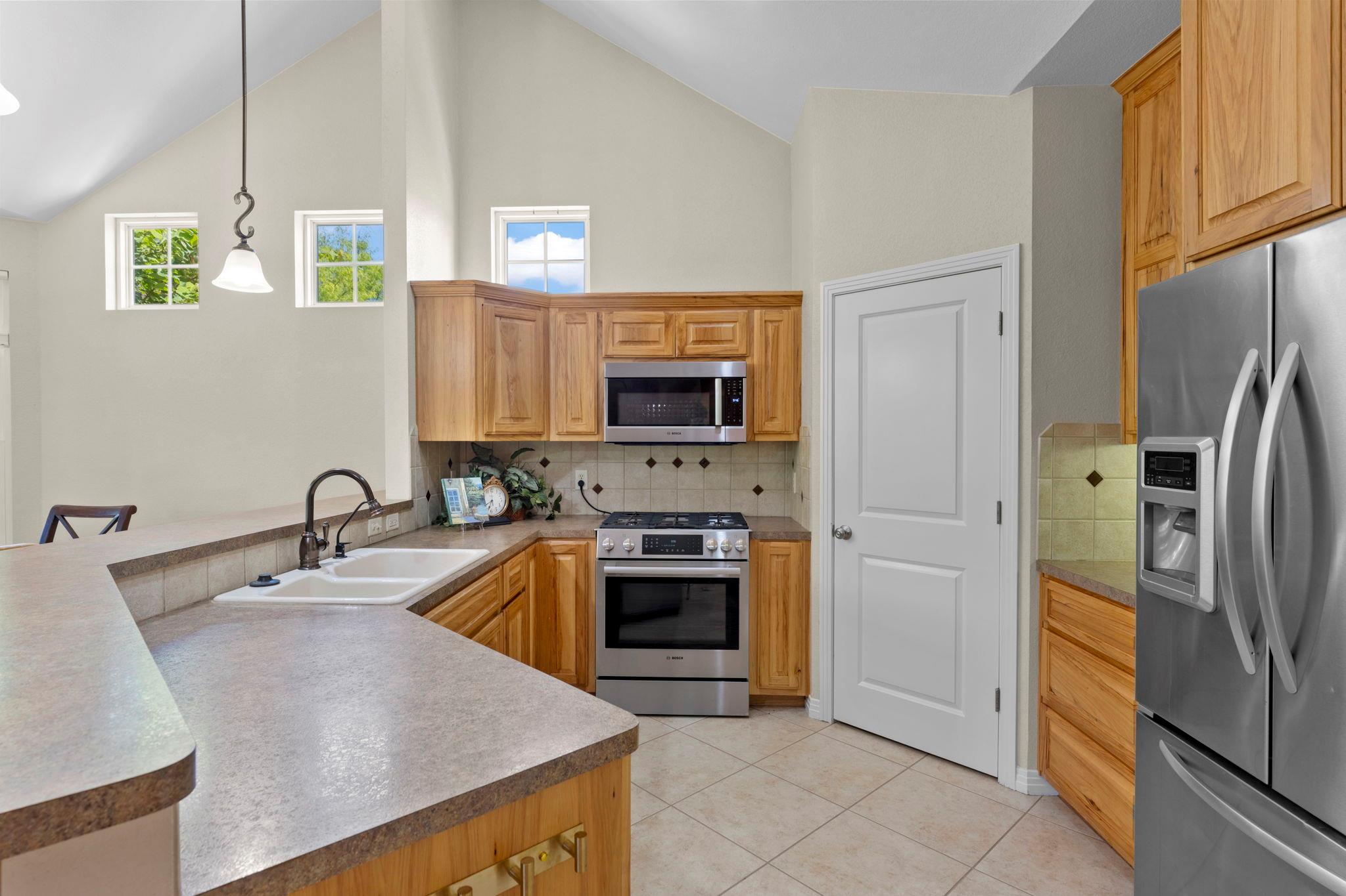 107 Kandi Ln Property Photo 9