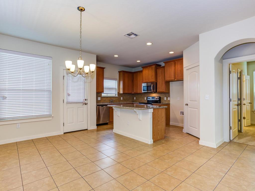 3904 Kennedy Grace Ln Property Photo 6