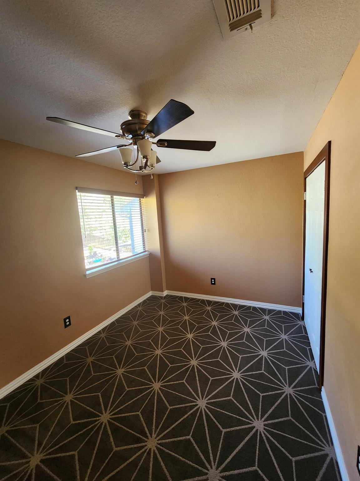 12337 Yarmont Way Property Photo 9