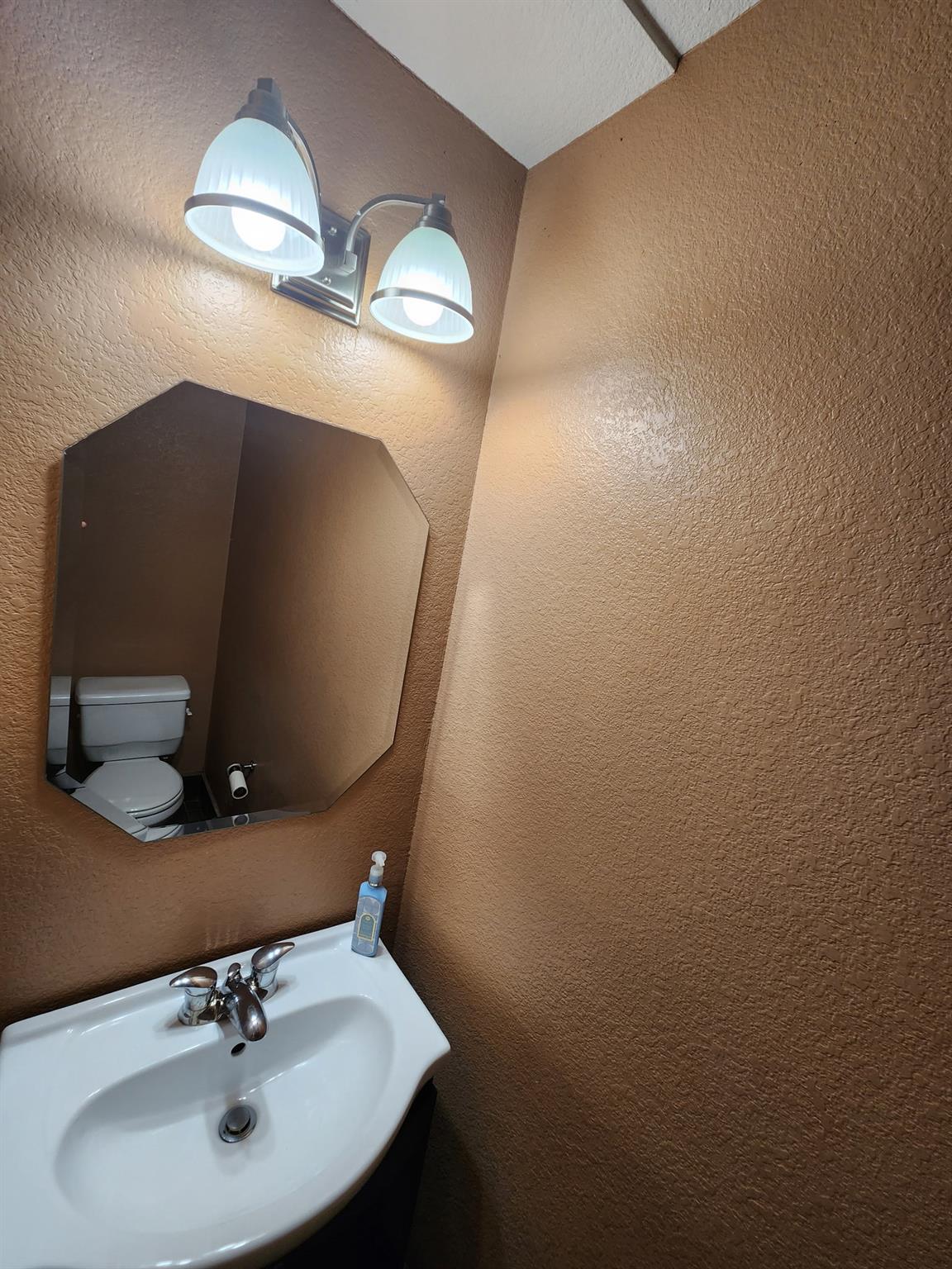 12337 Yarmont Way Property Photo 19