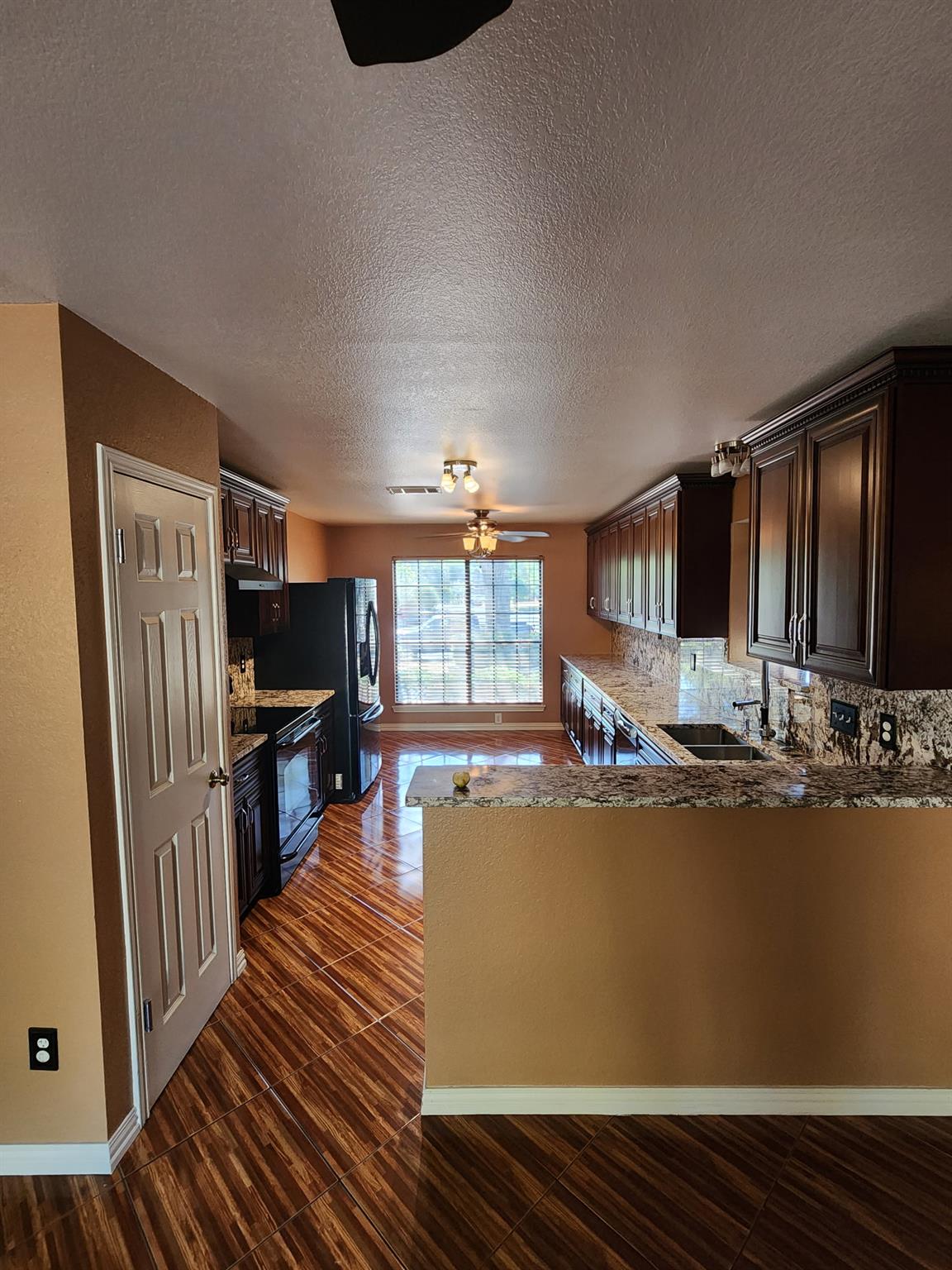 12337 Yarmont Way Property Photo 21