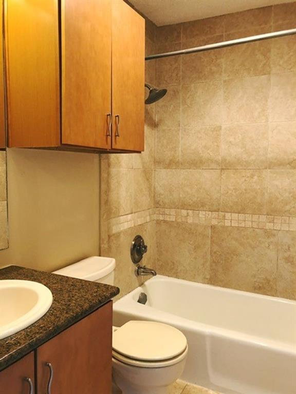 908 Poplar St #202 Property Photo 24