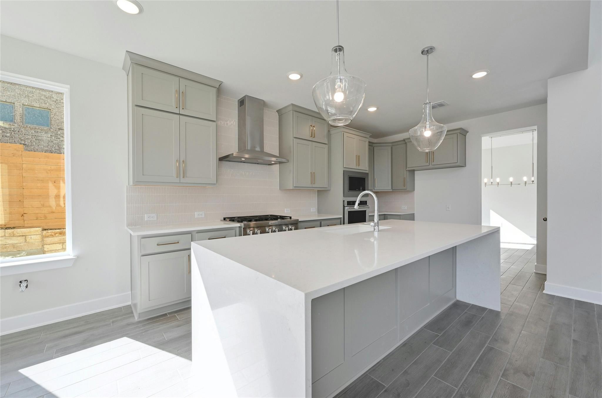 7701 Becasseau Dr Property Photo 12