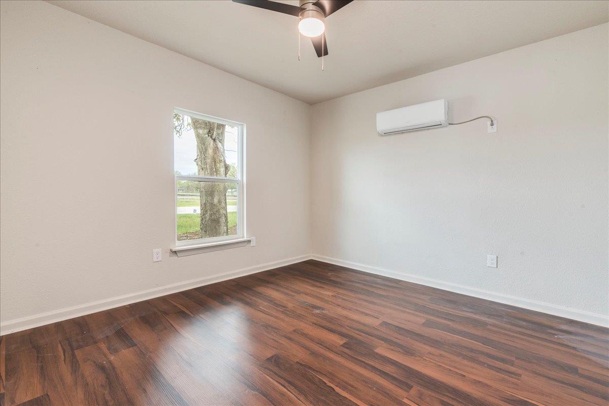 112 Gazley St Property Photo 17