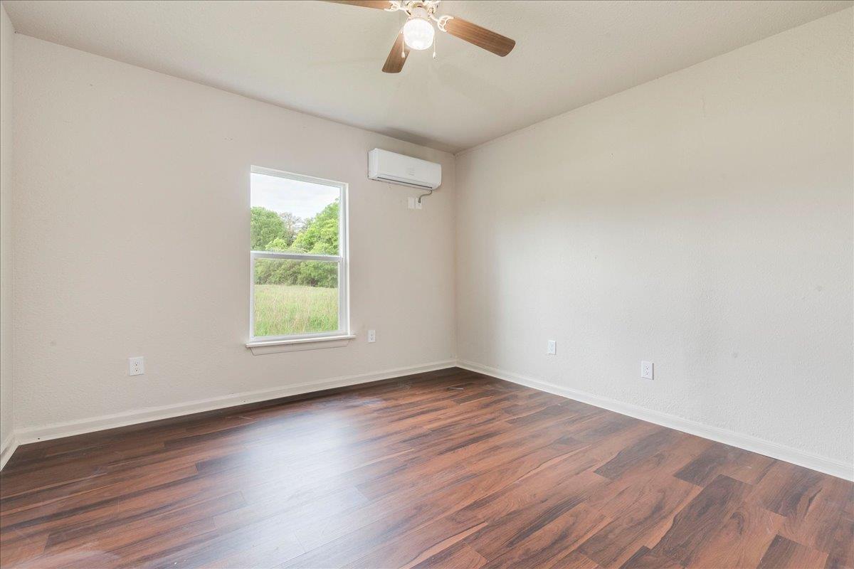 112 Gazley St Property Photo 19
