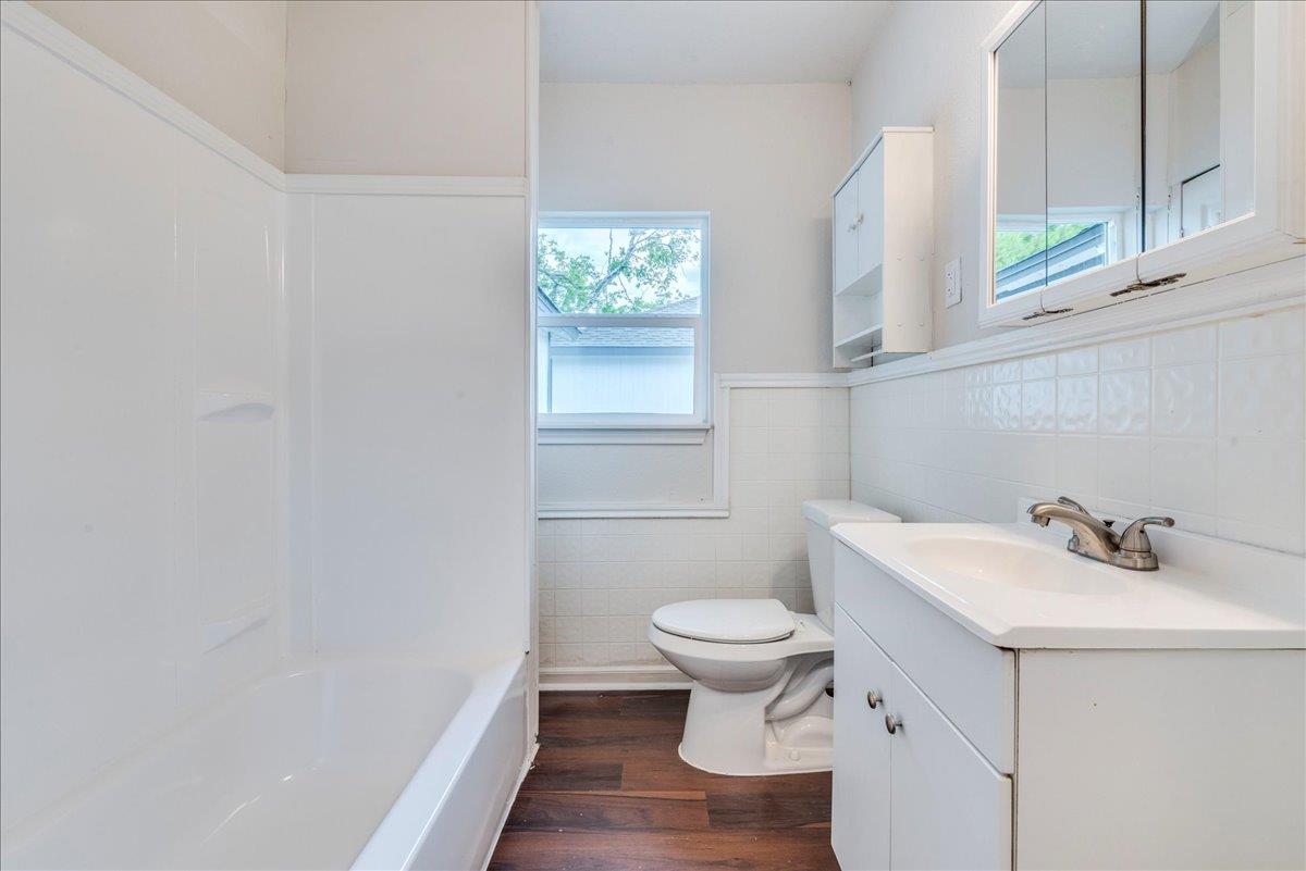 112 Gazley St Property Photo 21