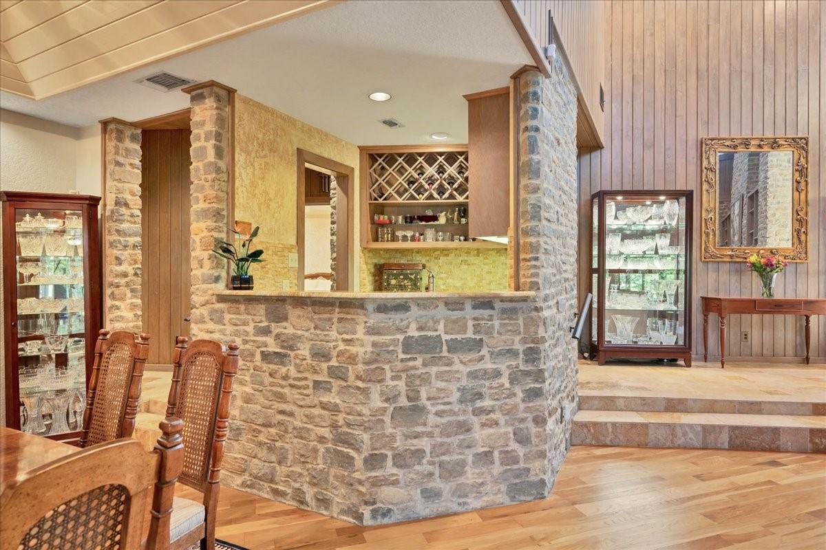 100 Silver Spur Property Photo 11