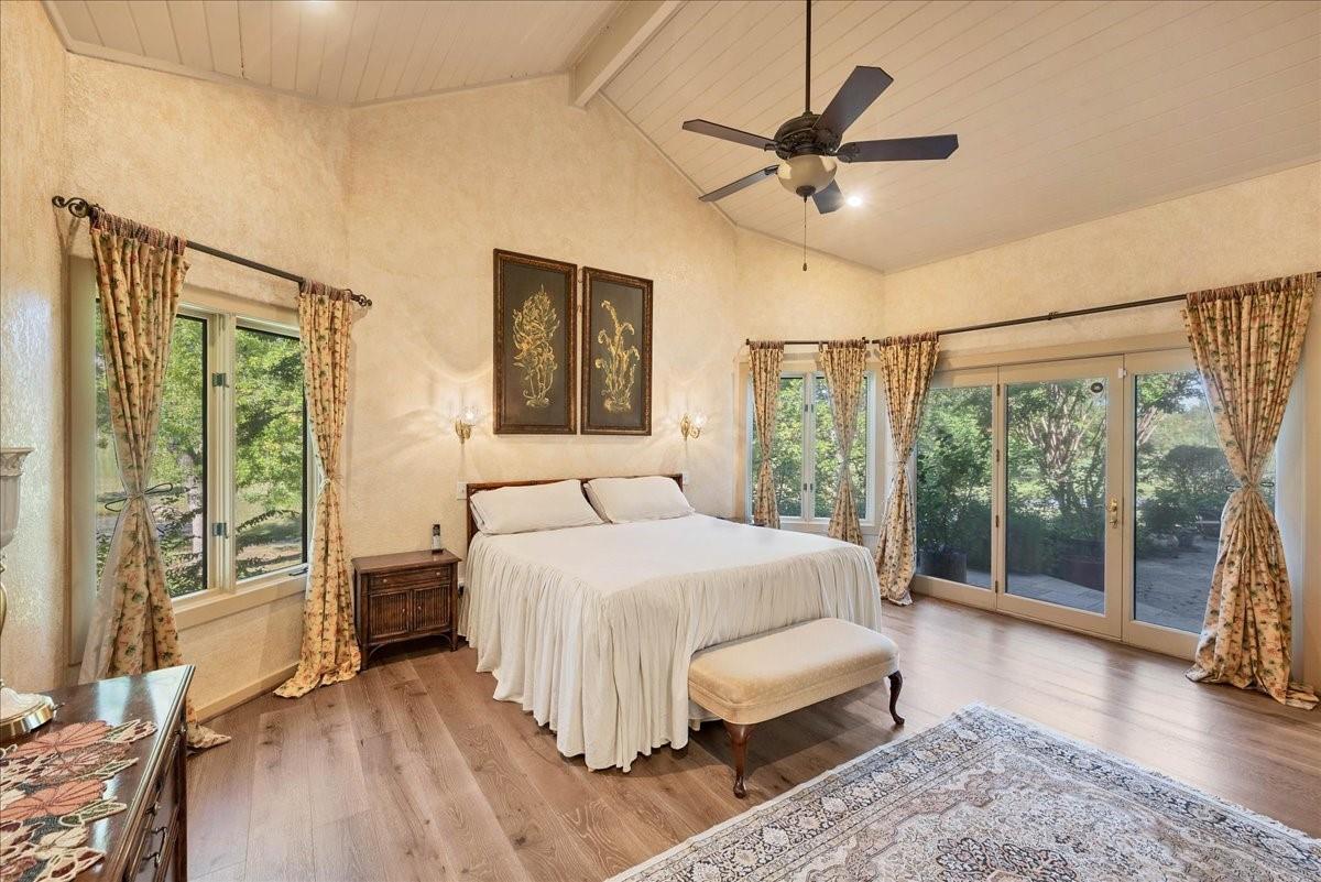 100 Silver Spur Property Photo 20