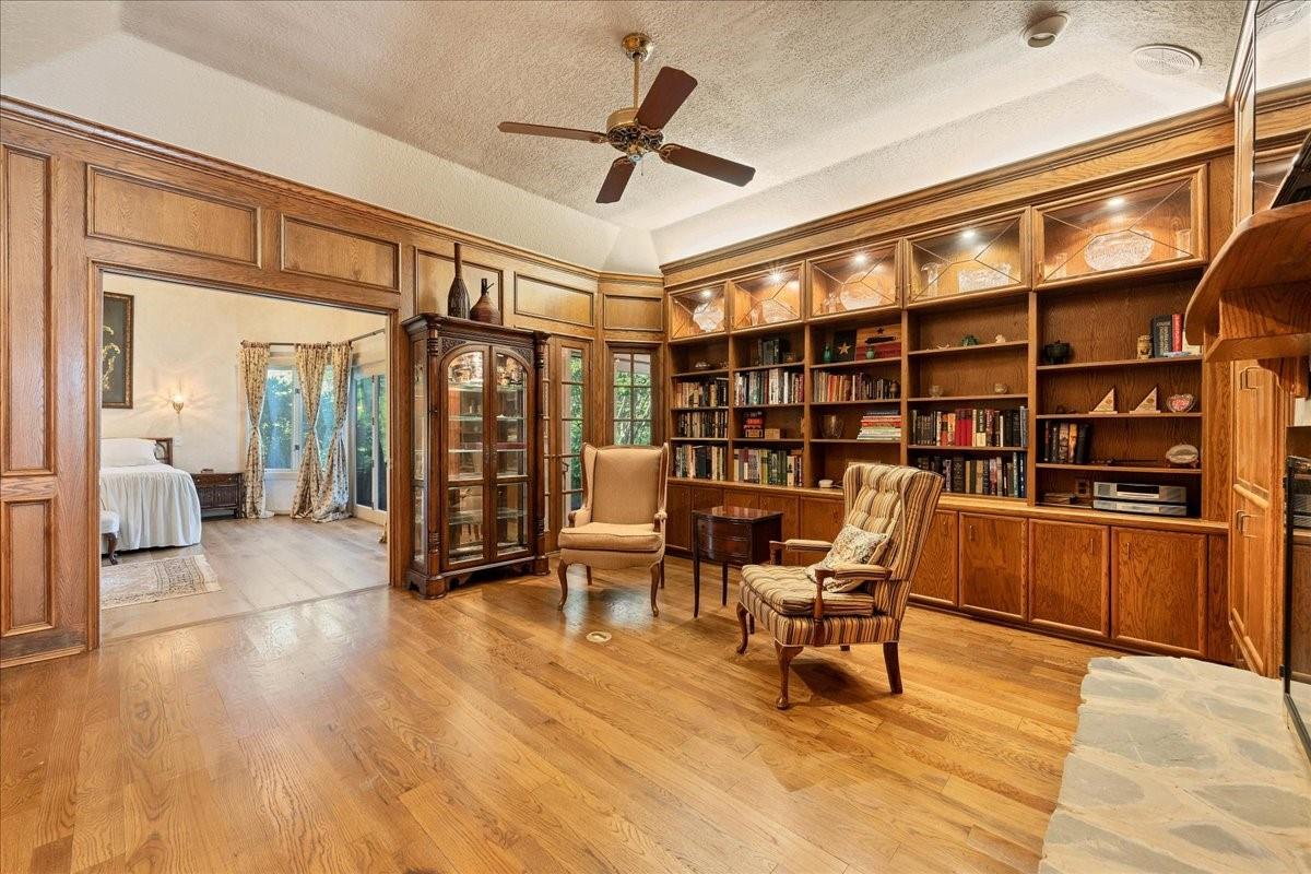 100 Silver Spur Property Photo 24