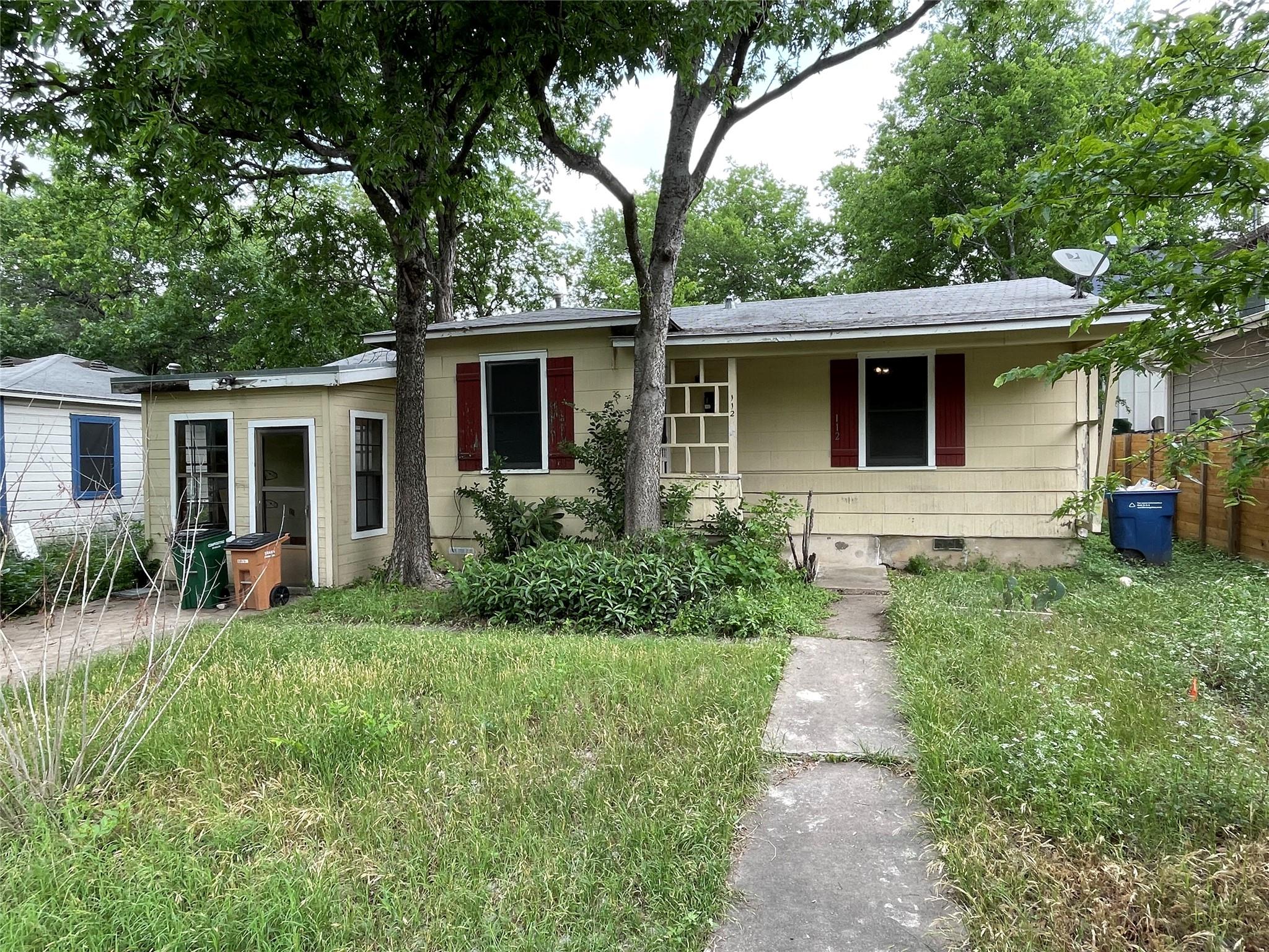 112 W 55th St Property Photo