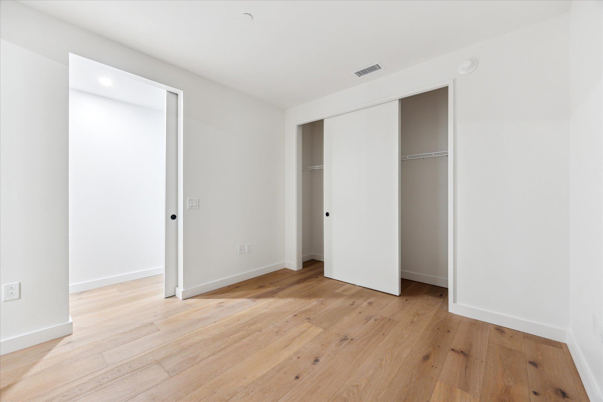 610 Davis St #2906 Property Photo 12