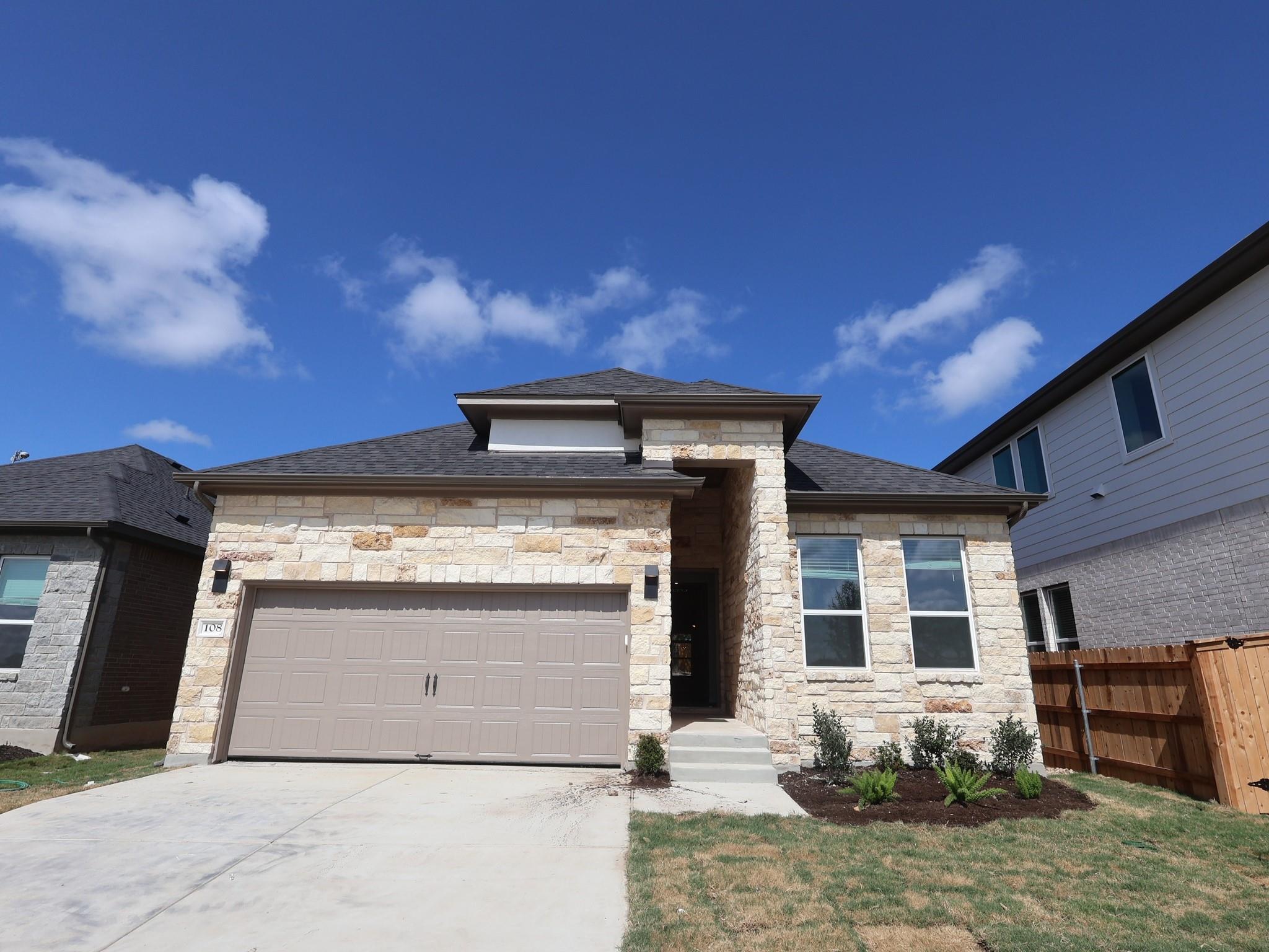 108 Norway Spruce St Property Photo 1