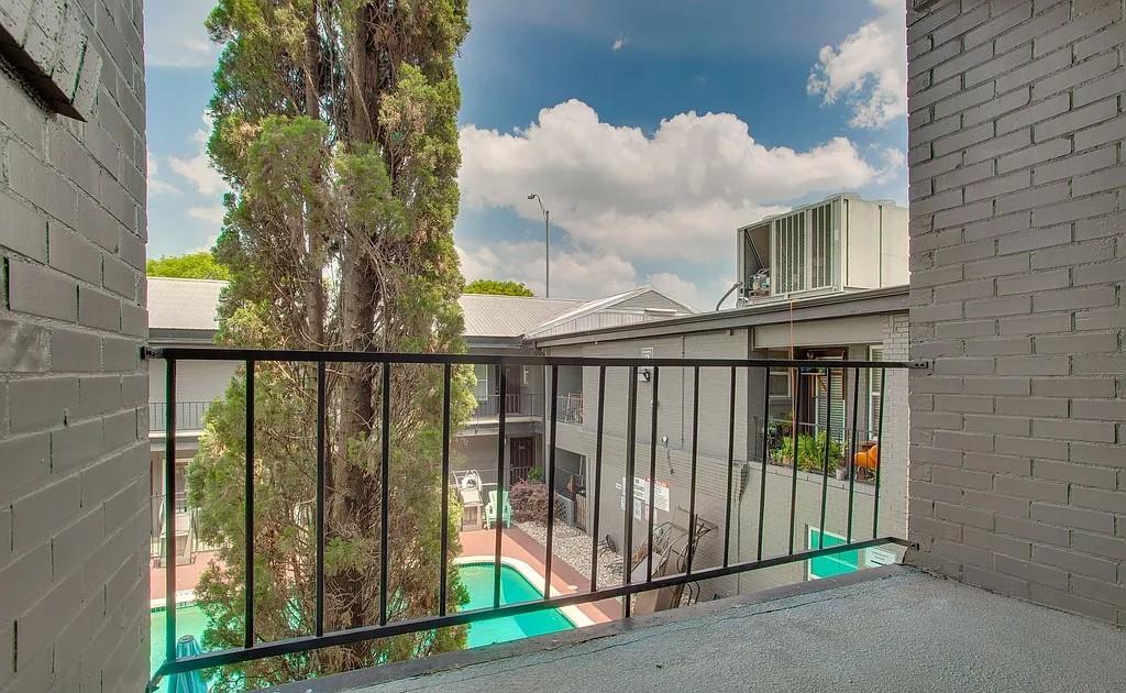 2020 Congress Condo Real Estate Listings Main Image