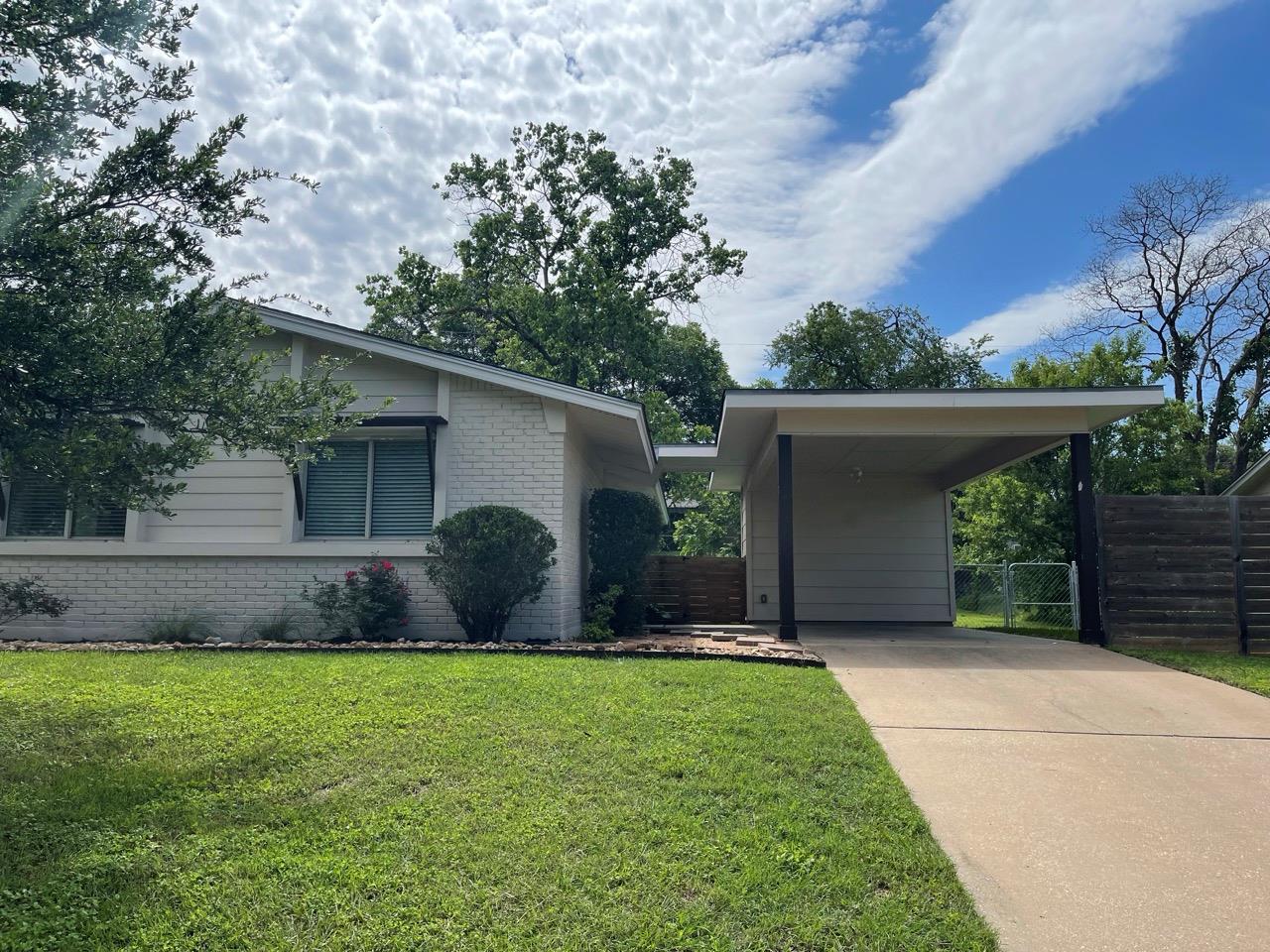 4711 Broadhill Dr Property Photo
