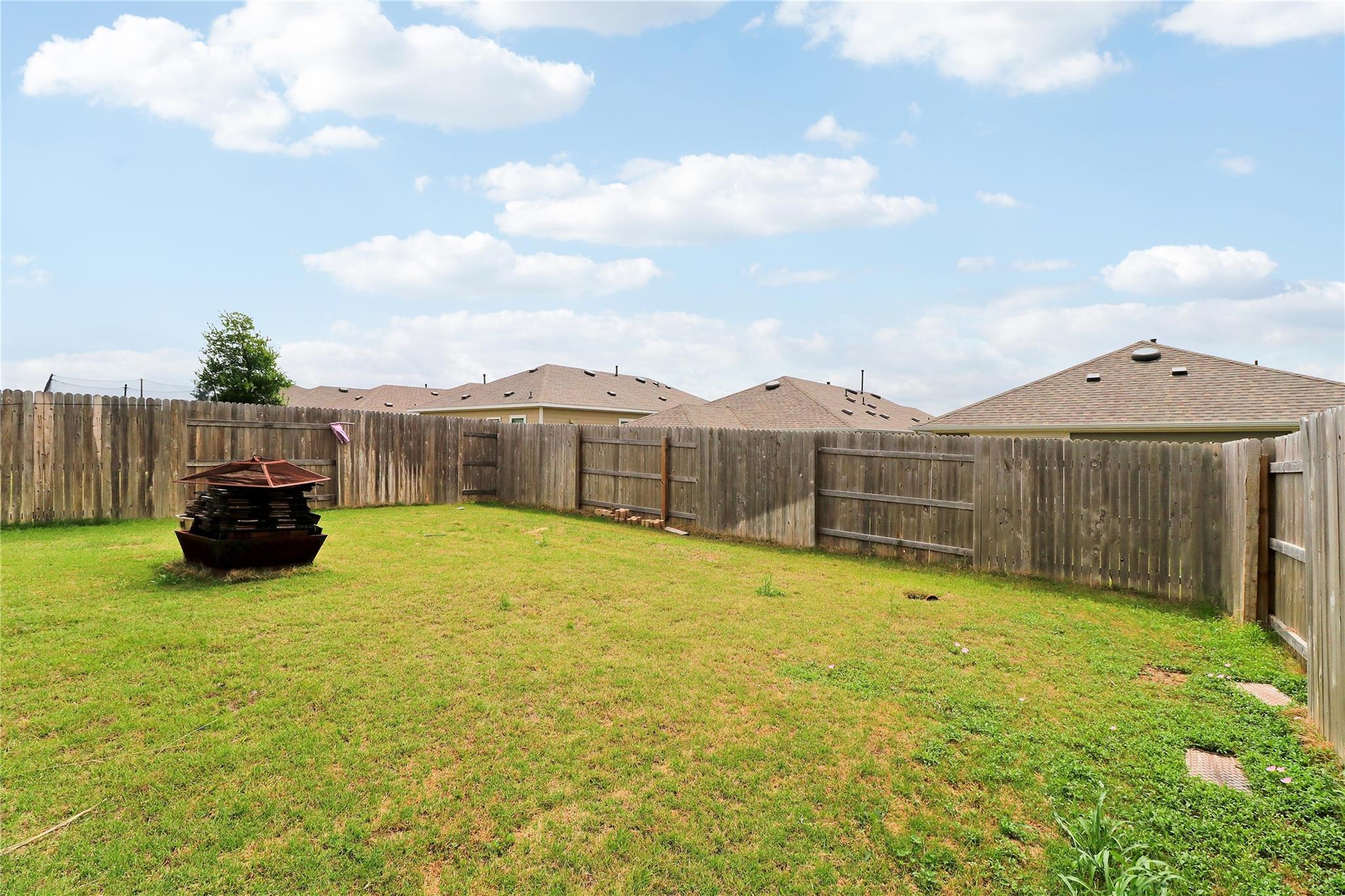 33 Bent Trail Ln Property Photo 21