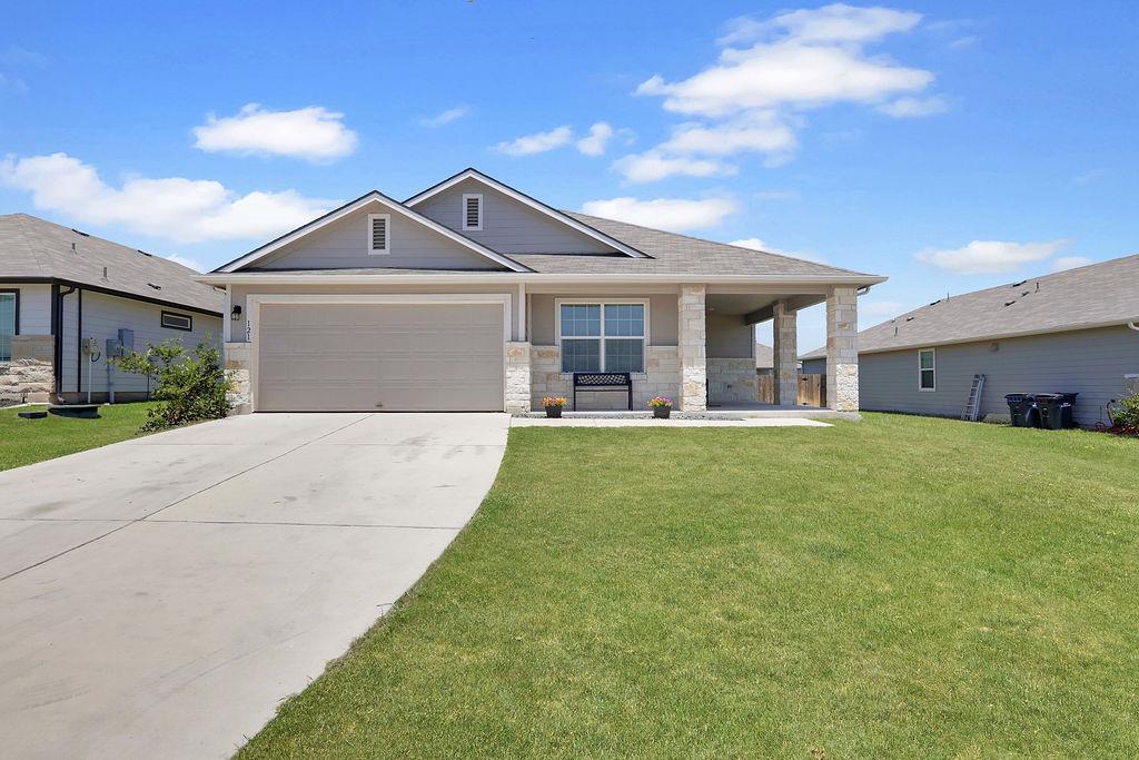 121 Bunting Ln Property Photo 1