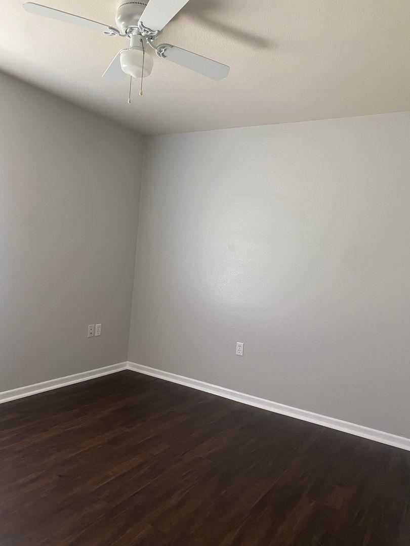 601 N Bastrop St Property Photo 12