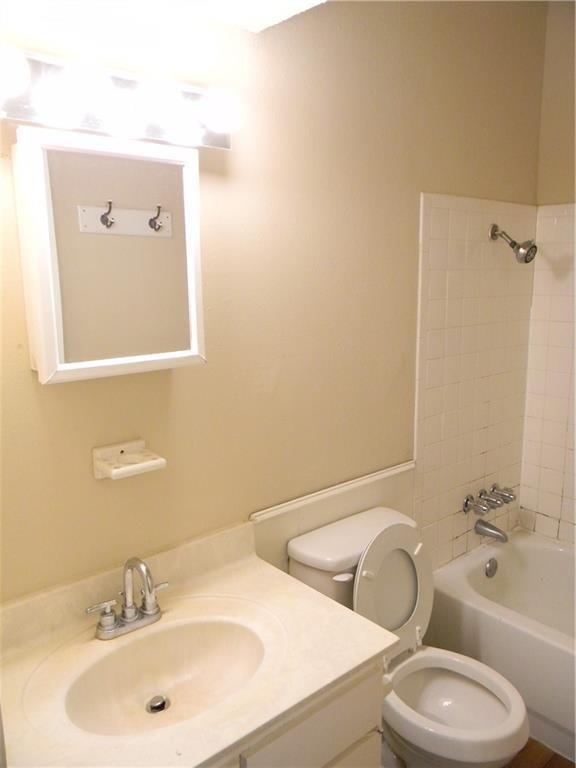 2408 Longview St 210 Property Photo 7