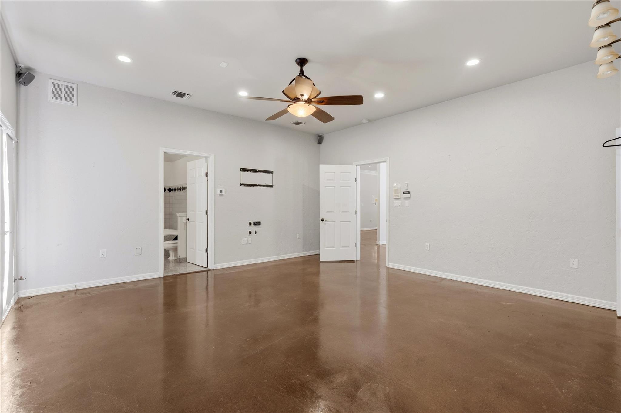 12011 Dove Haven Dr Property Photo 14