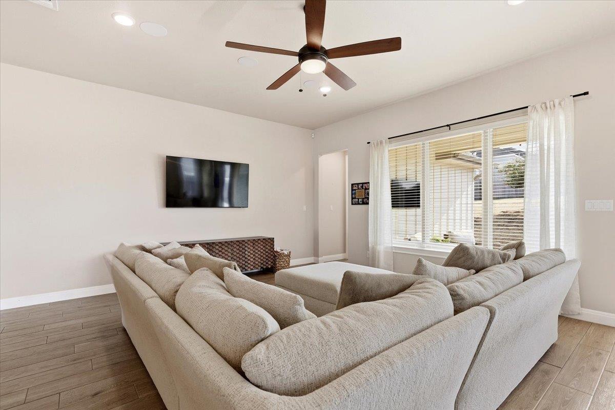 304 Morning Ridge Ct Property Photo 17
