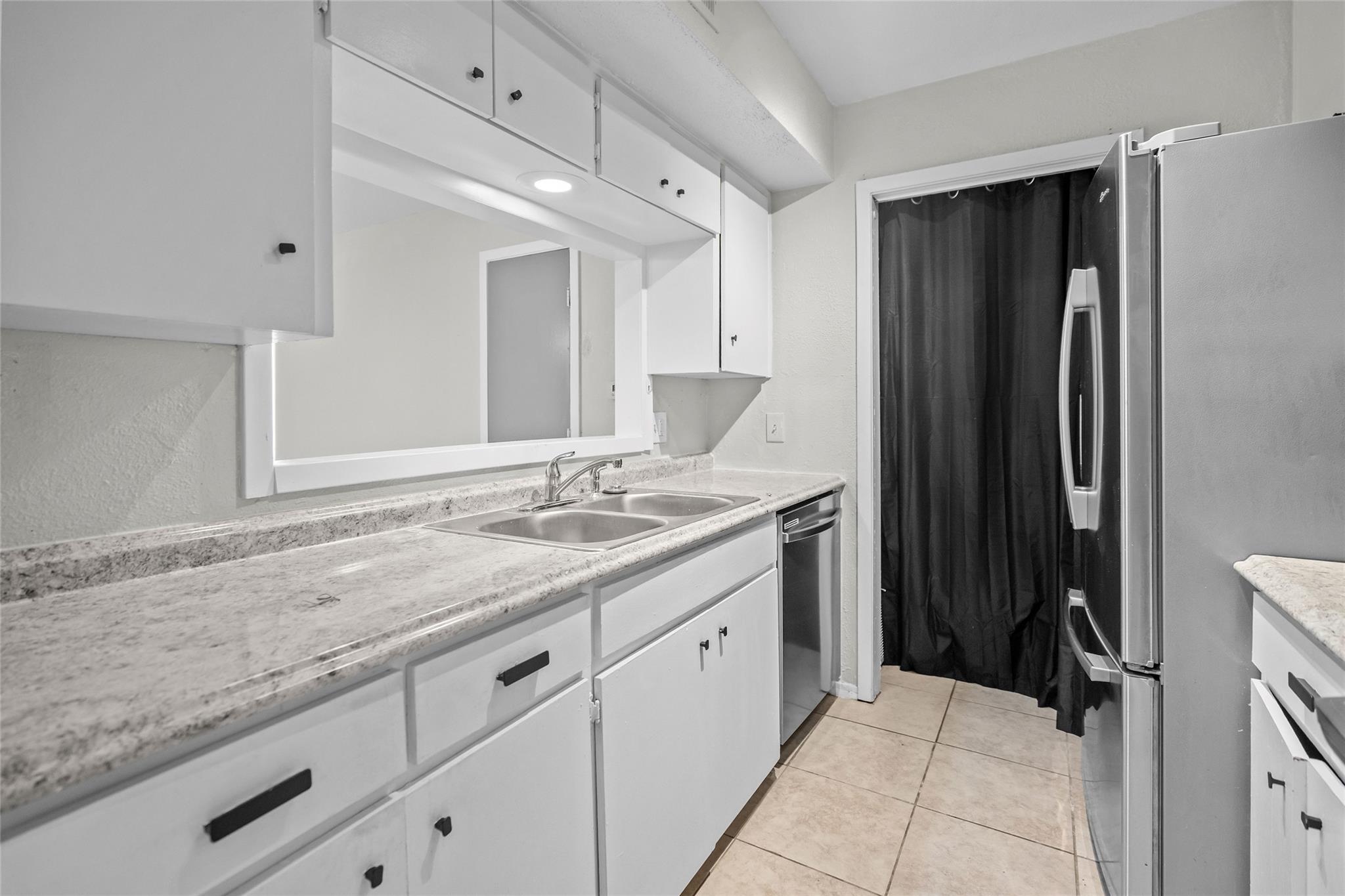 6718 Silvermine Dr #302 Property Photo 13