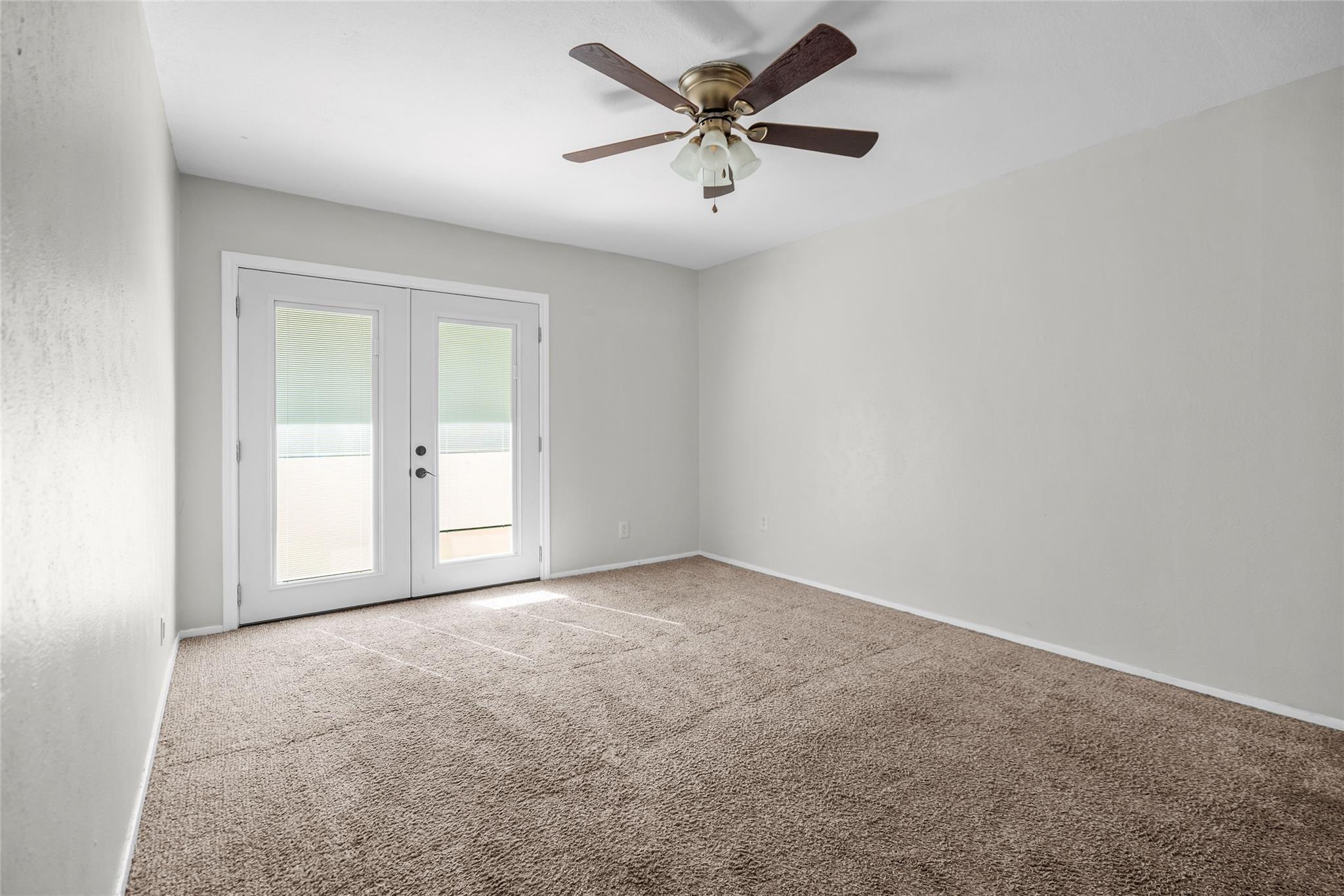 6718 Silvermine Dr #302 Property Photo 17