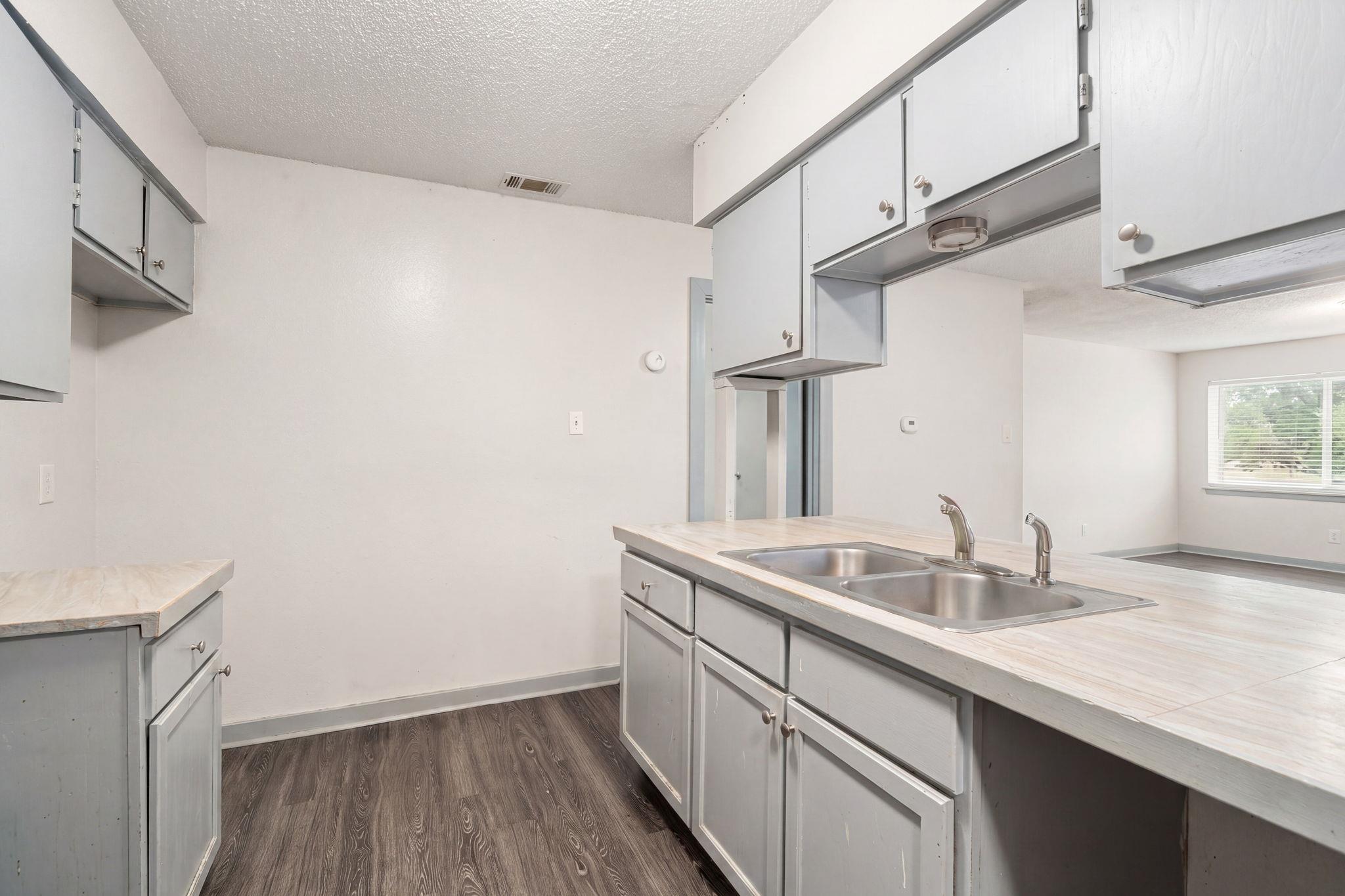 2406 Bucks Run Property Photo 12