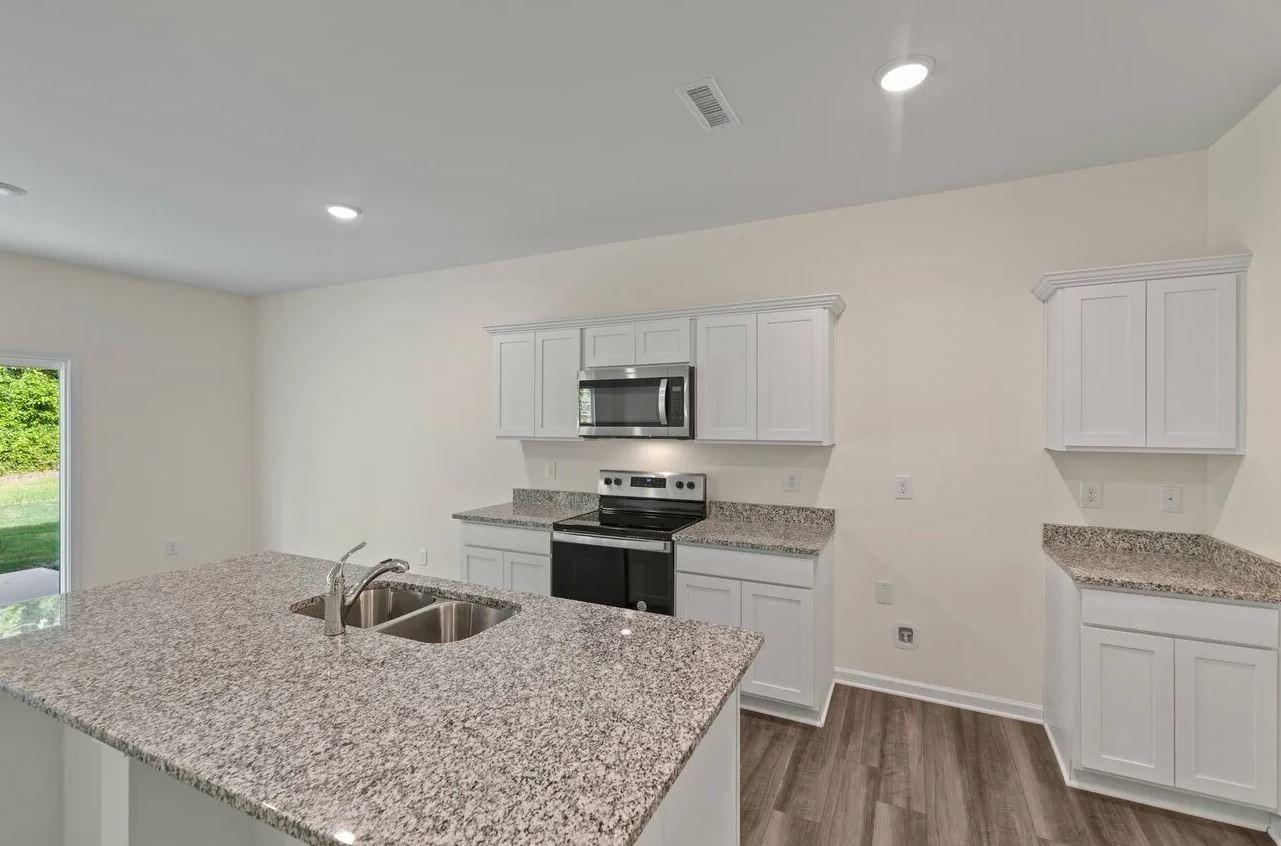508 Lagoon Dr Property Photo 3