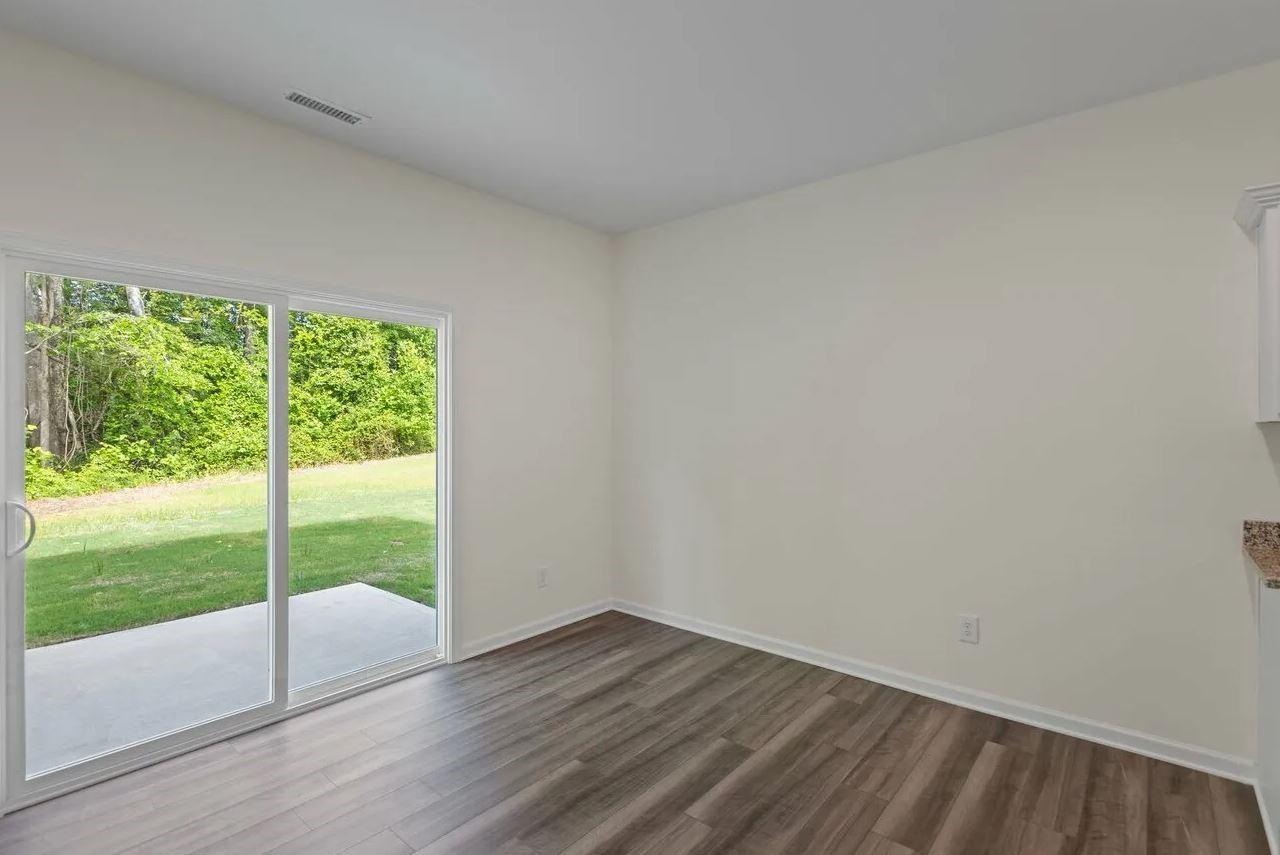 508 Lagoon Dr Property Photo 7