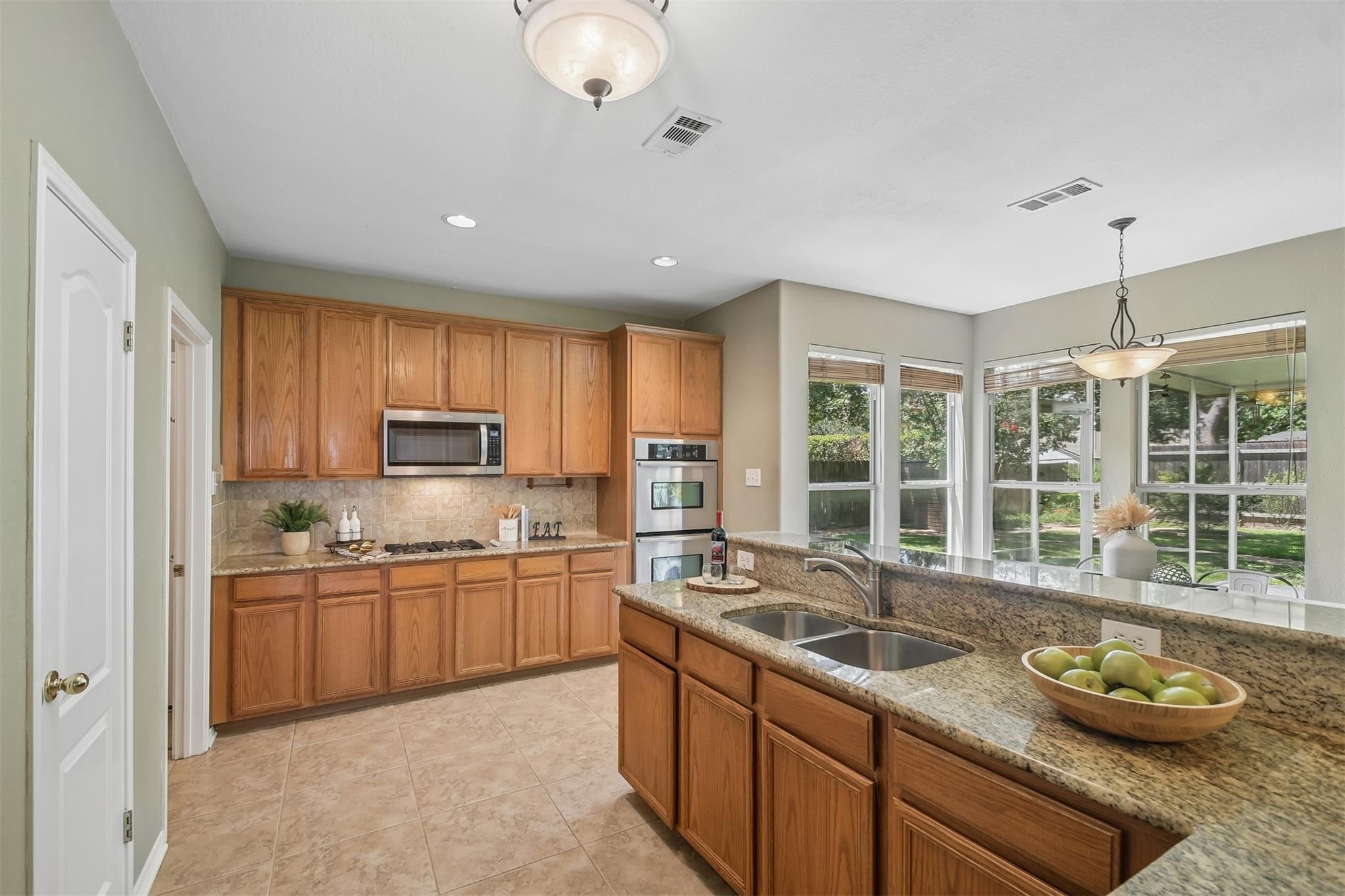 12712 Twisted Briar Ln Property Photo 11
