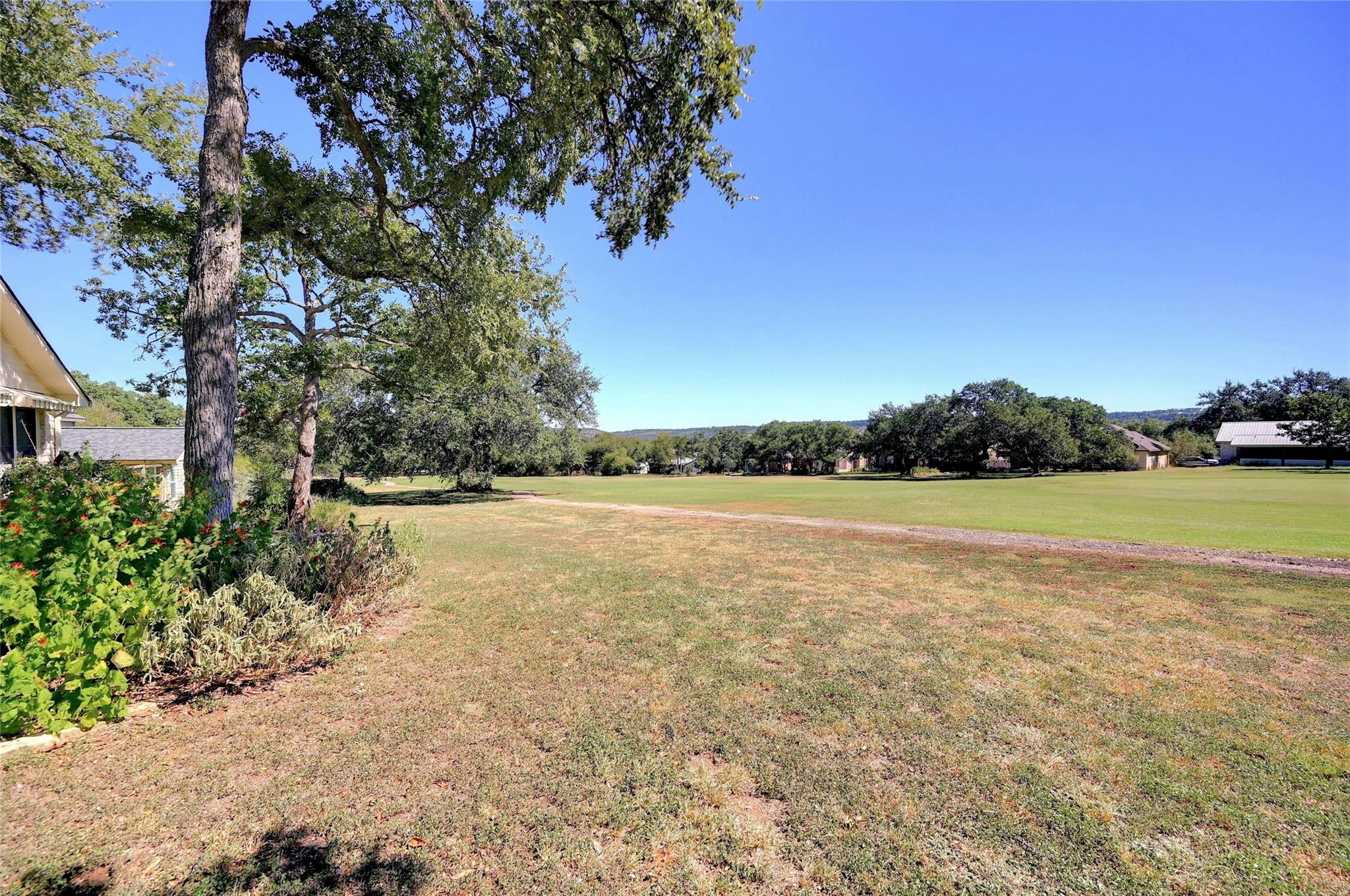 14 Par View Dr Property Photo 33