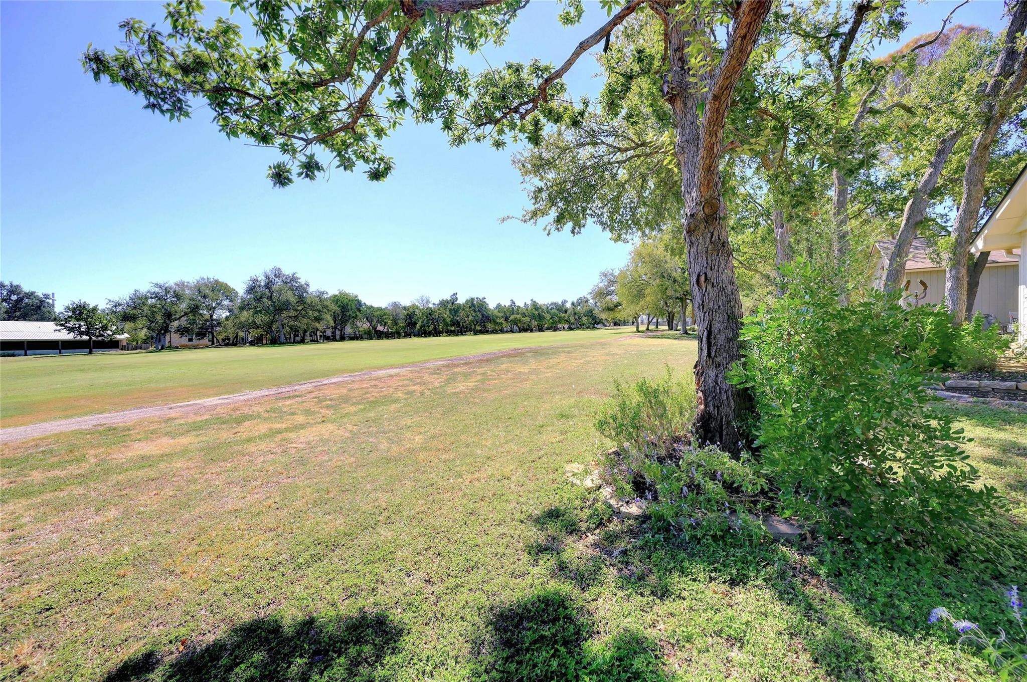 14 Par View Dr Property Photo 36