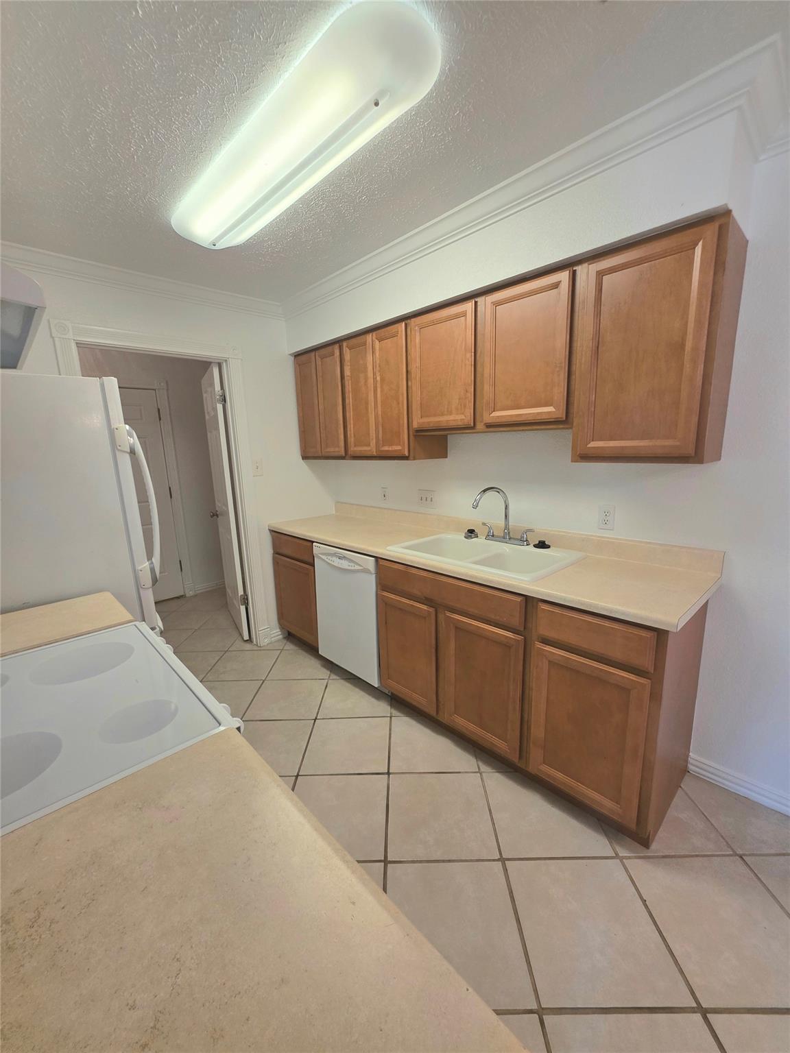 15208 Spring Hill Ln #b Property Photo 4