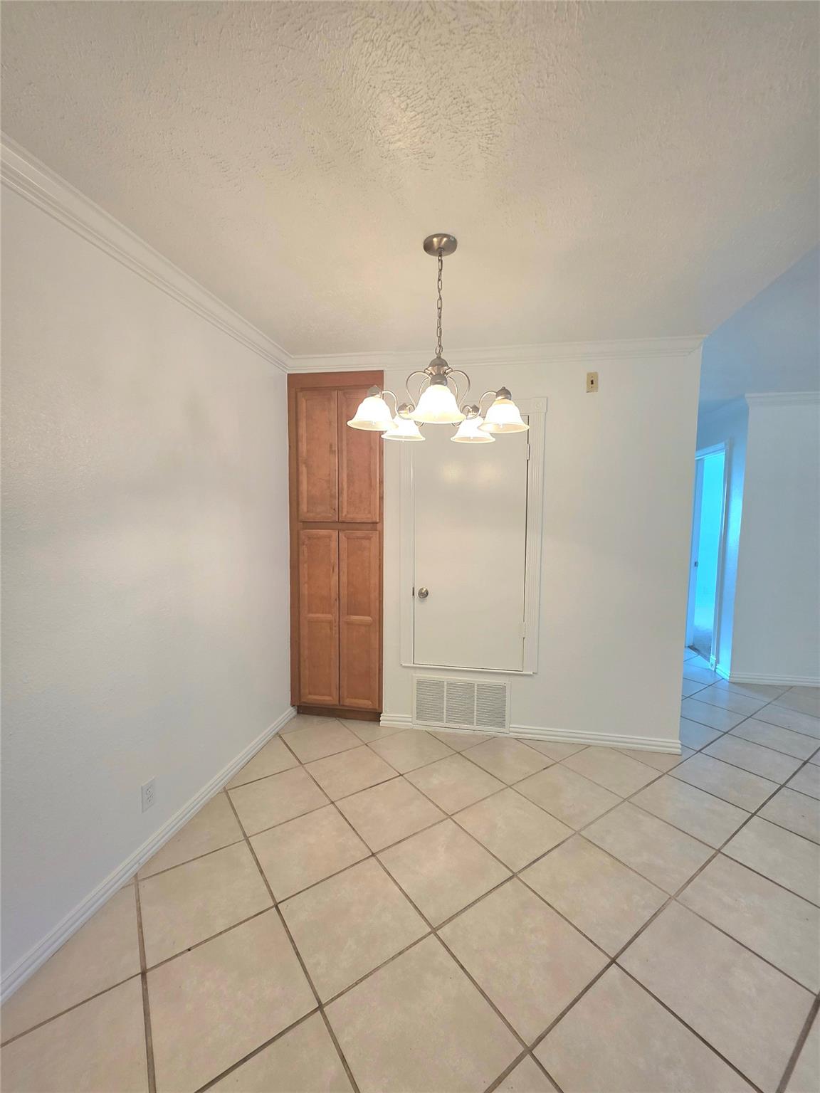 15208 Spring Hill Ln #b Property Photo 9