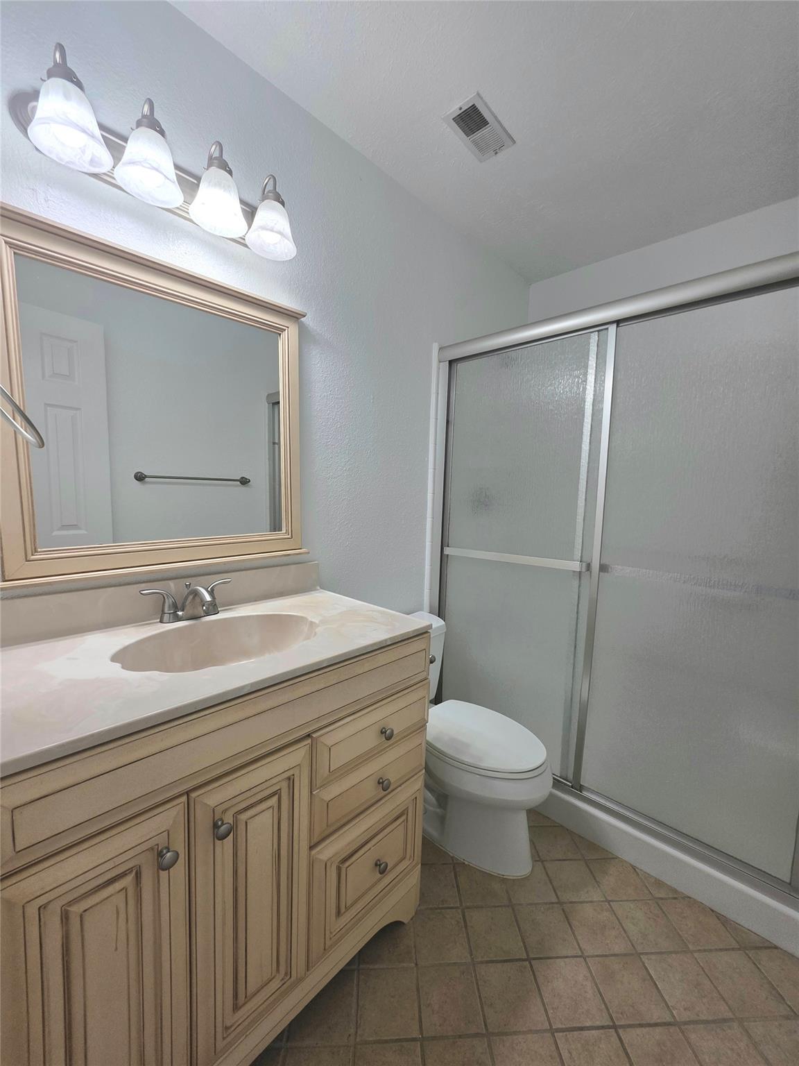 15208 Spring Hill Ln #b Property Photo 13