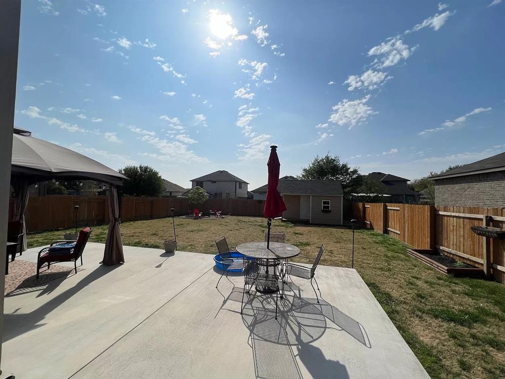 1687 Twin Estates Dr Property Photo 21