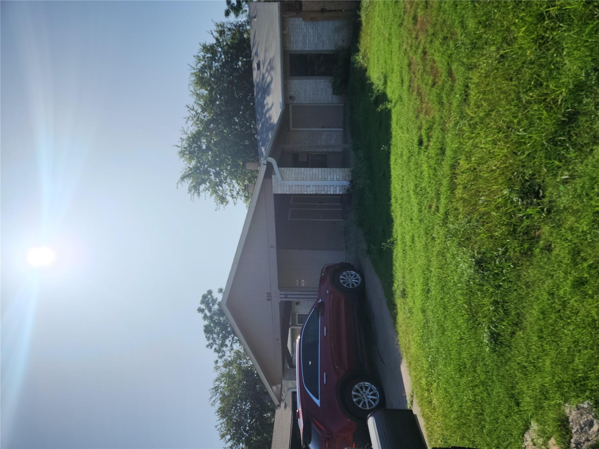 905 Fieldwood Dr #b Property Photo 1