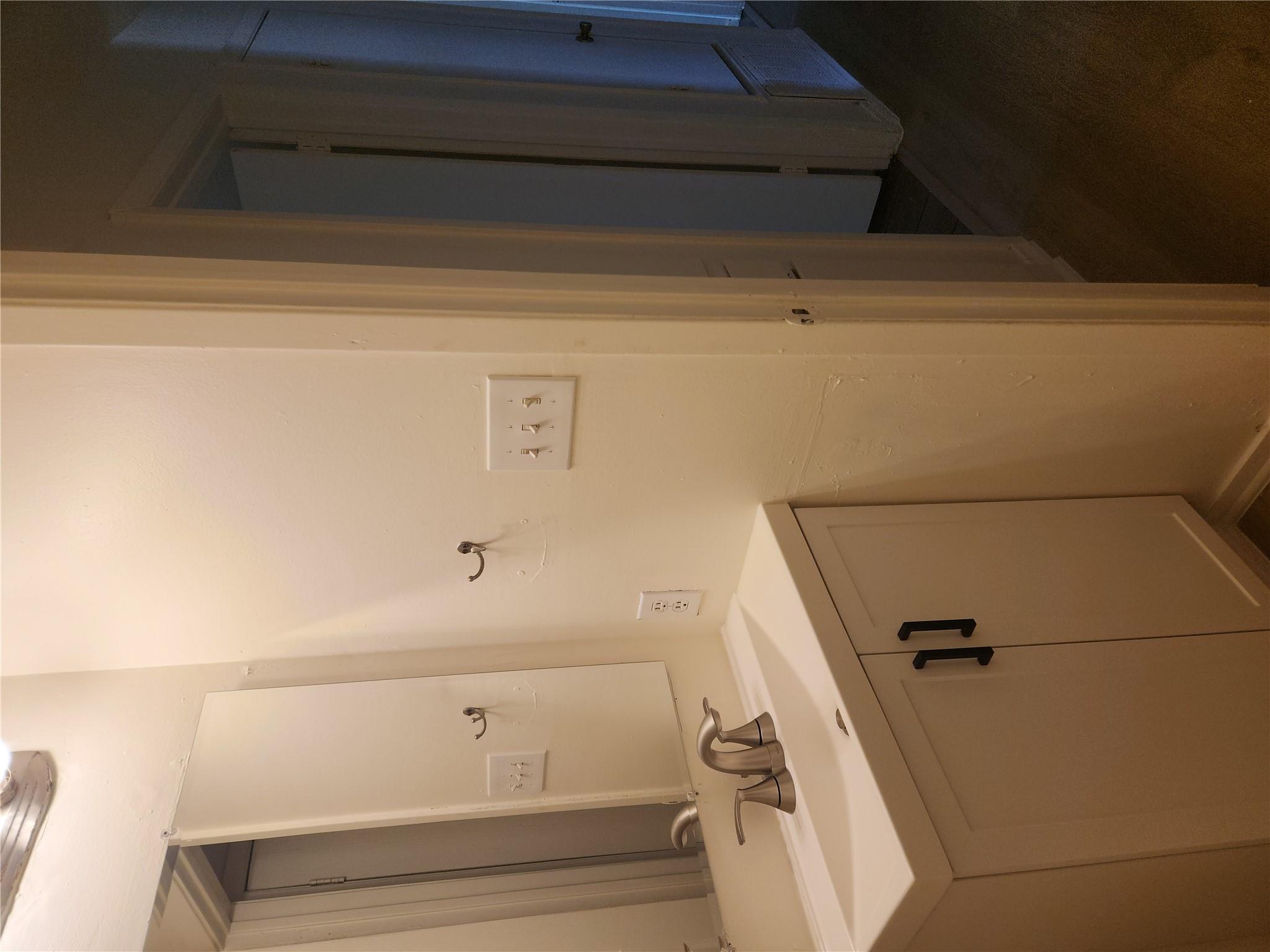 905 Fieldwood Dr #b Property Photo 8