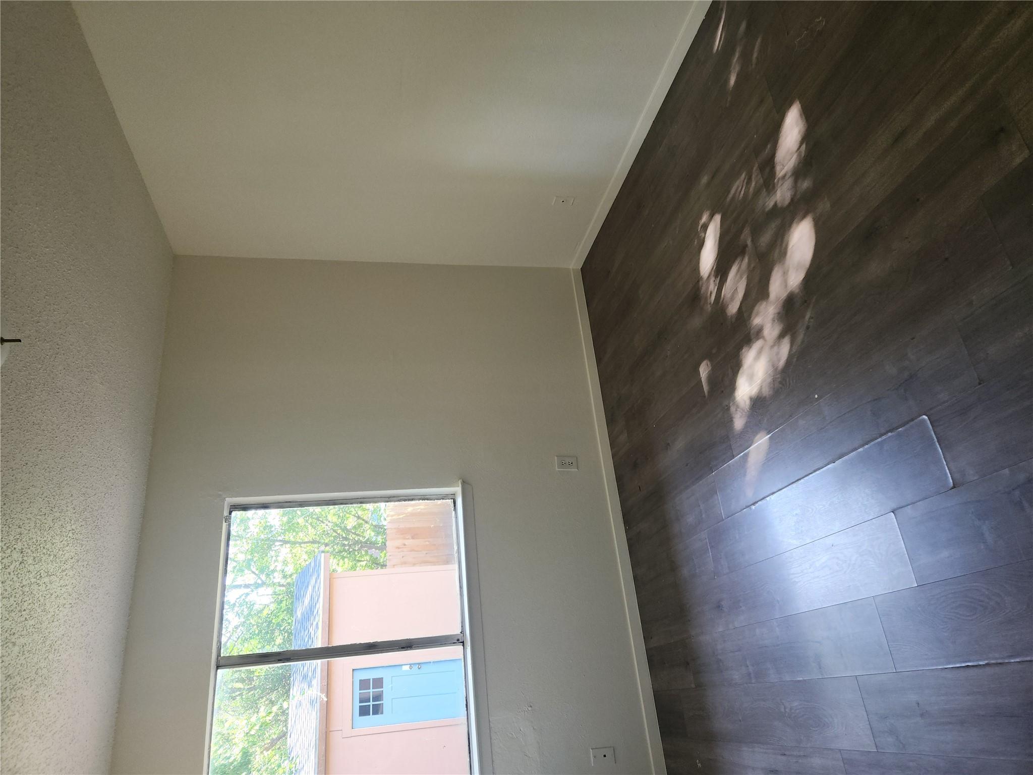 905 Fieldwood Dr #b Property Photo 9
