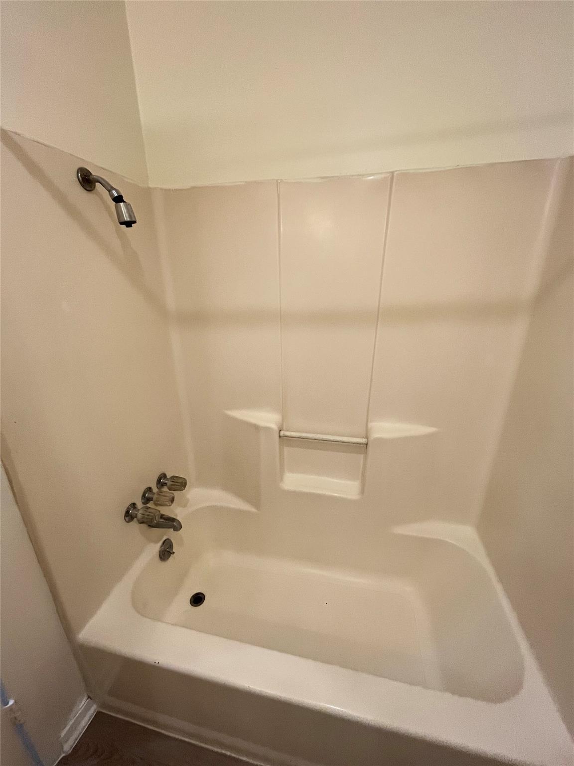 905 Fieldwood Dr #b Property Photo 16