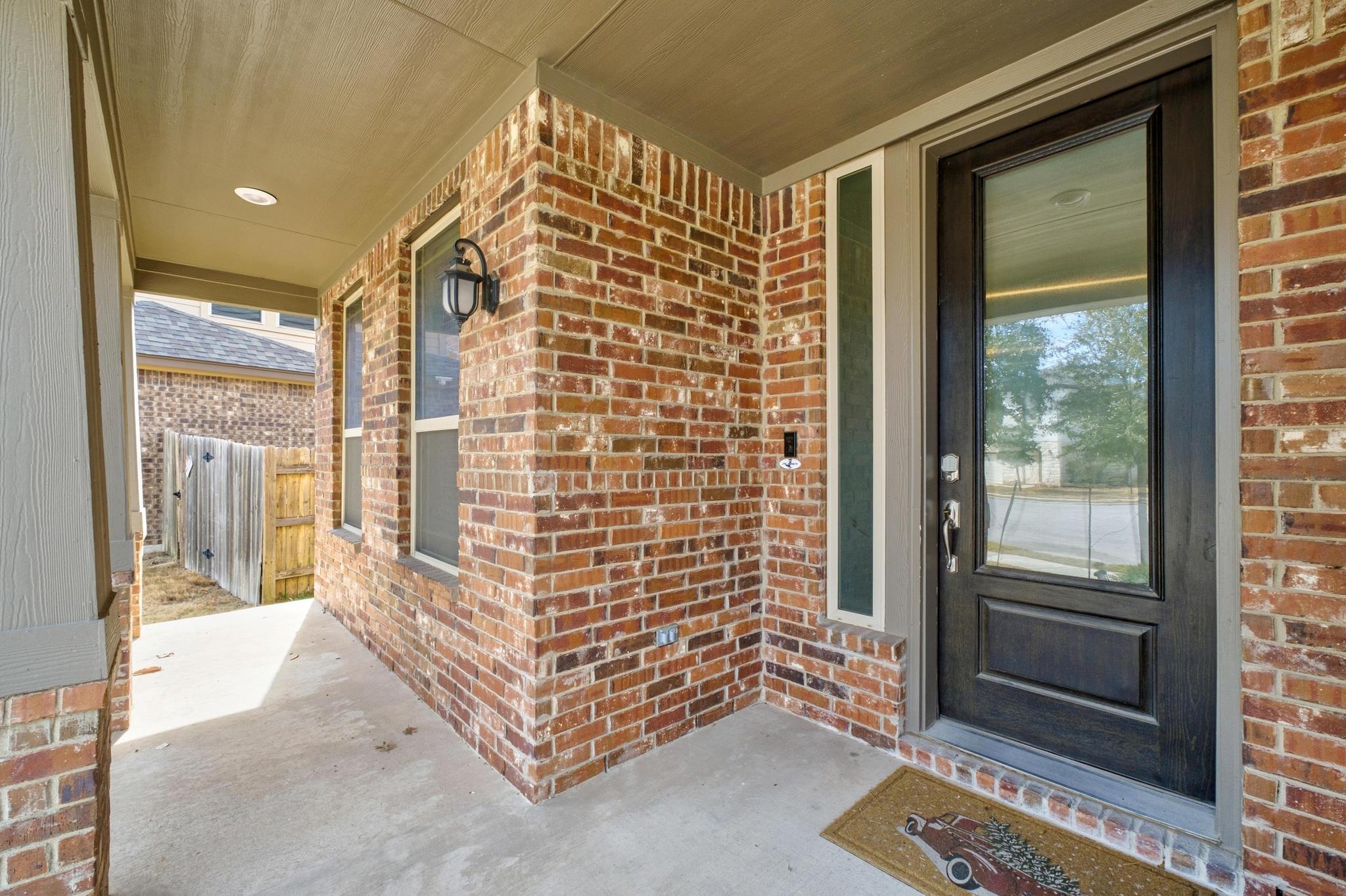 718 Hereford Loop Property Photo 4