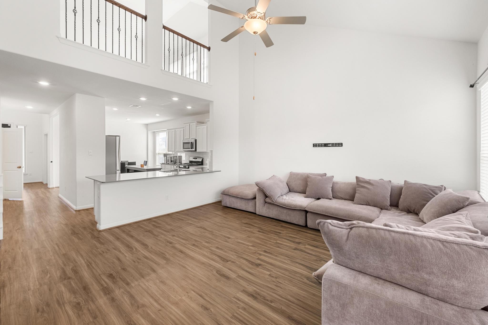 718 Hereford Loop Property Photo 12