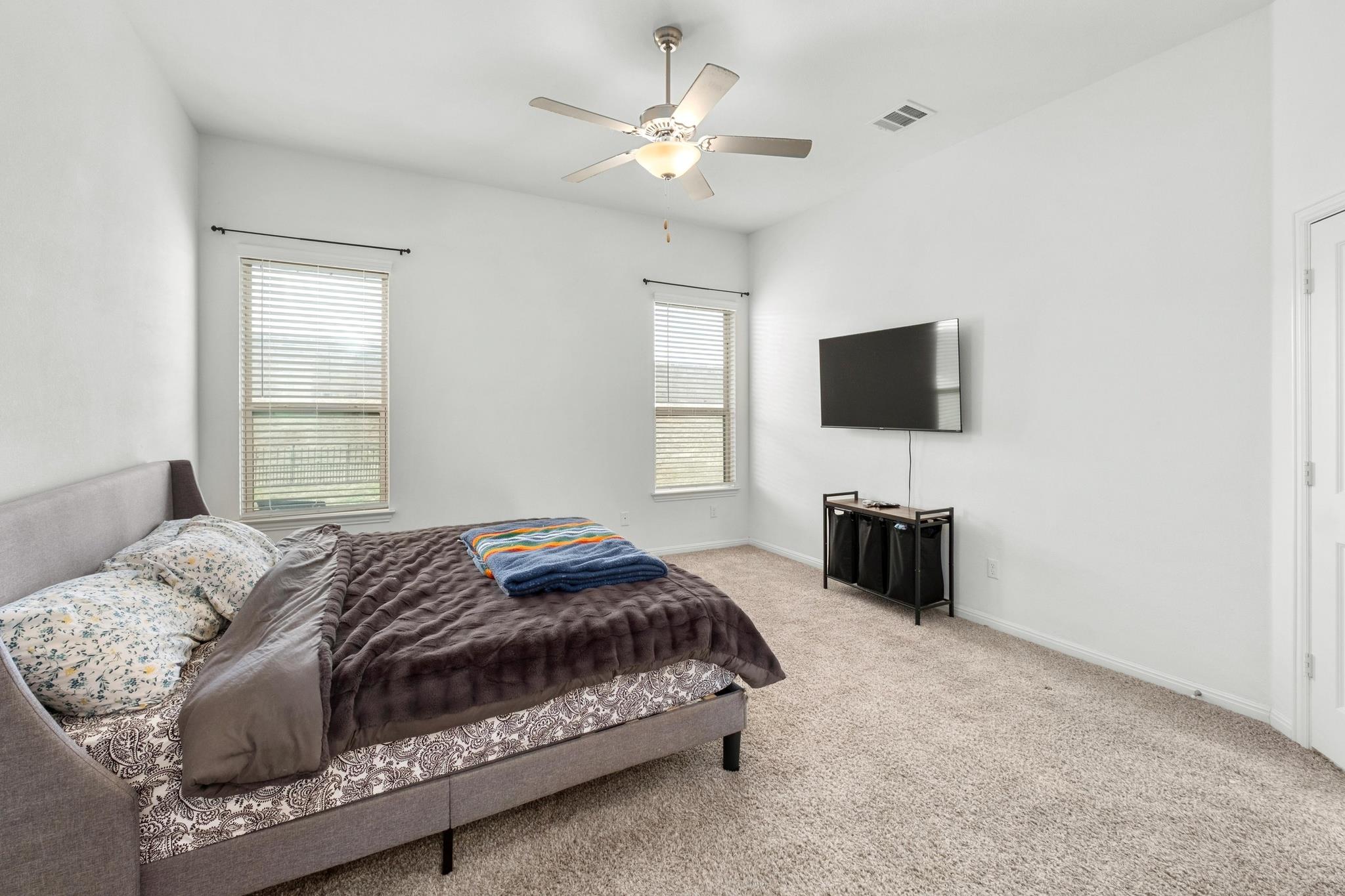 718 Hereford Loop Property Photo 17
